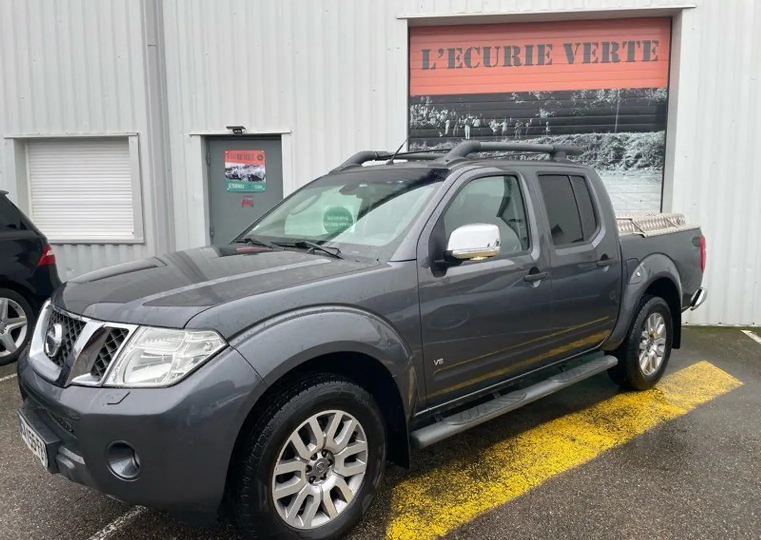 Nissan Navara 3,0 v6 dci 231 ch 4wd full options « suivi nissan » Grau - 1