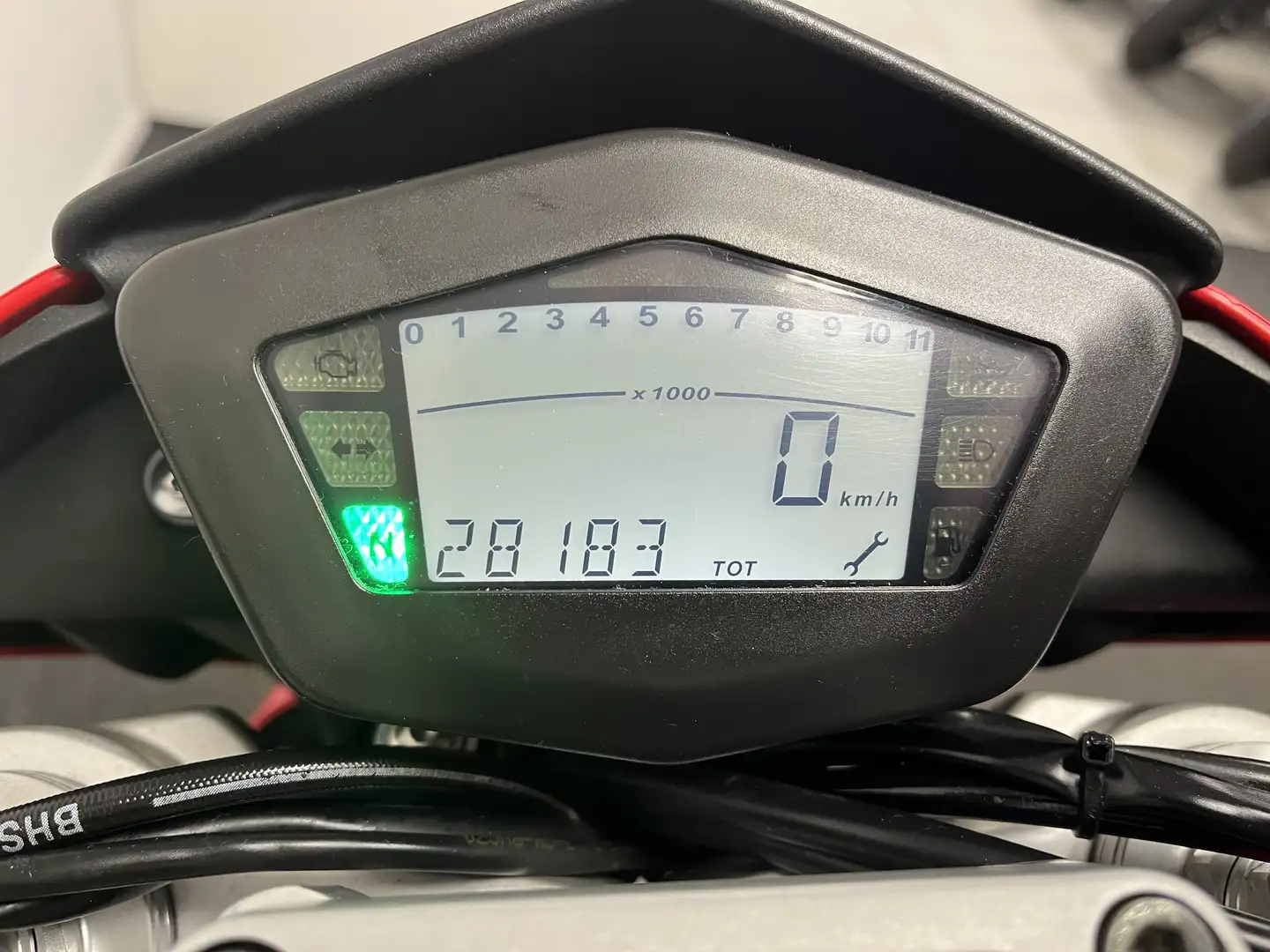 Ducati Hypermotard 1100 Roşu - 2