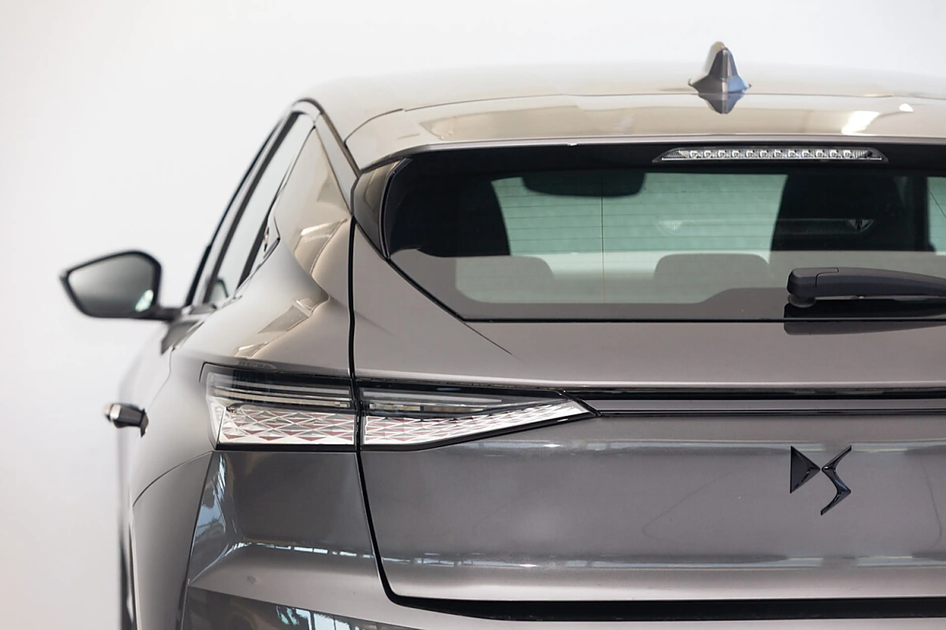 DS Automobiles DS 4 BlueHDi 130 S&S EAT8 Performance Line — photo 3