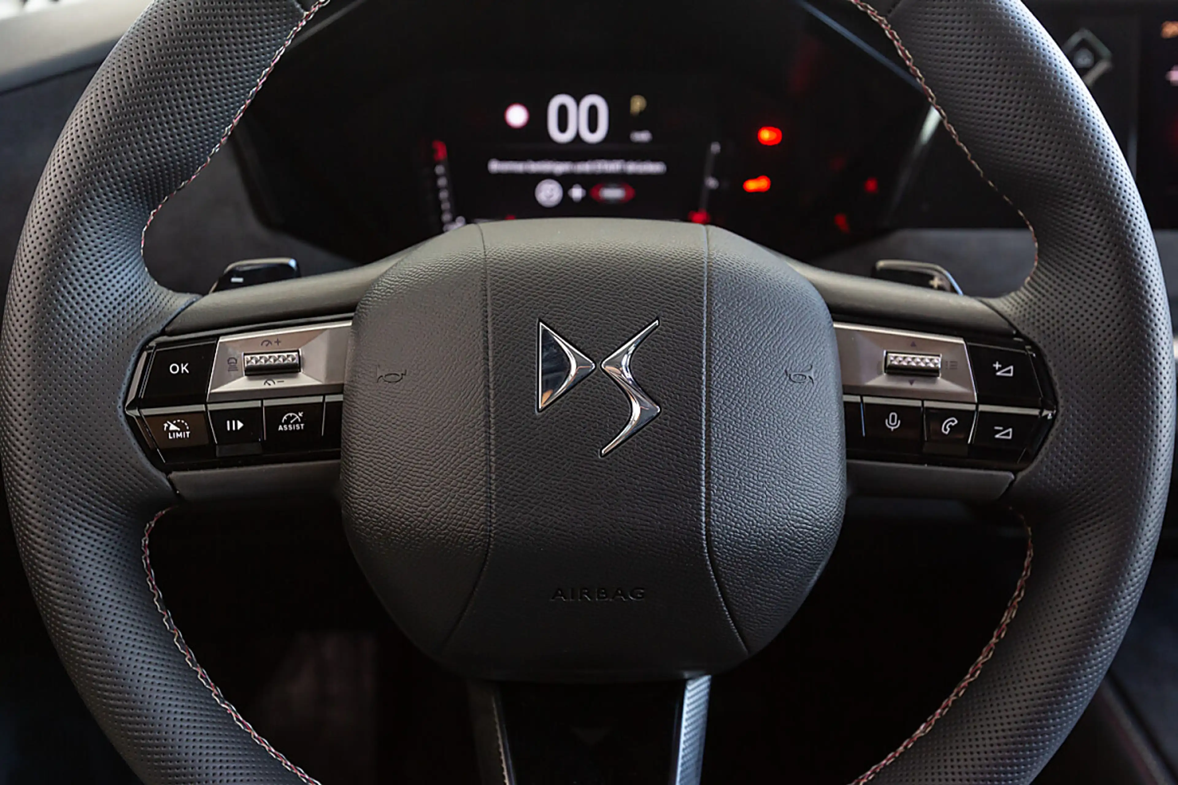DS Automobiles DS 4 BlueHDi 130 S&S EAT8 Performance Line — photo 6