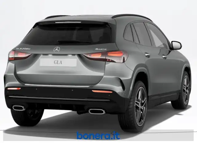 Mercedes-Benz Gla view 3