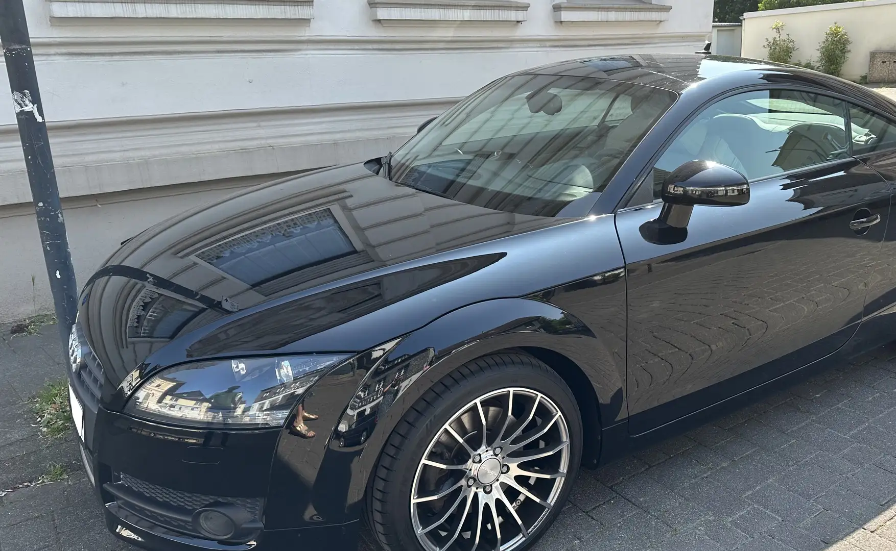 Audi TT Coupe 2.0 TFSI Schwarz - 1