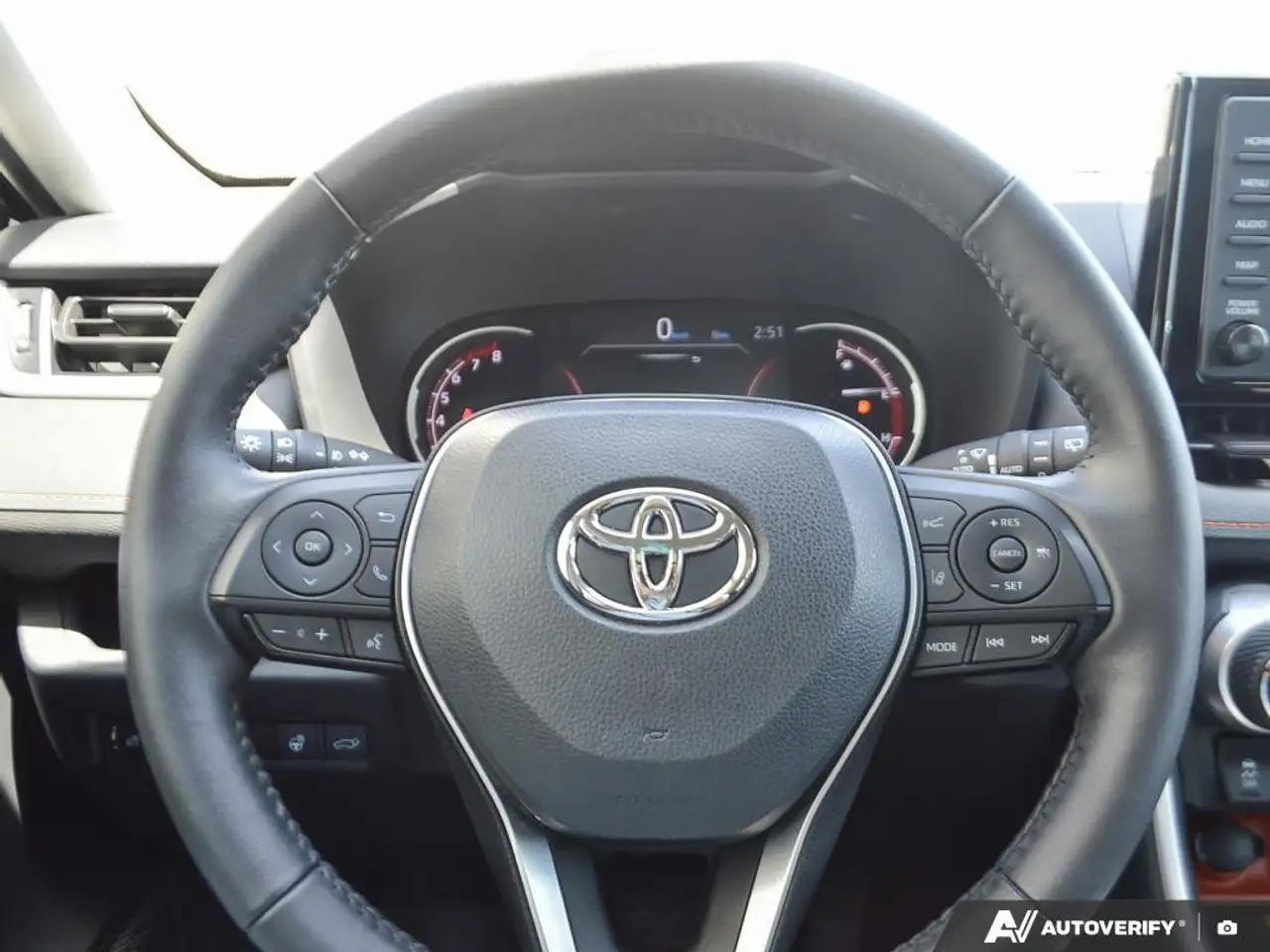 Toyota RAV 4 снимка Toyota RAV 4