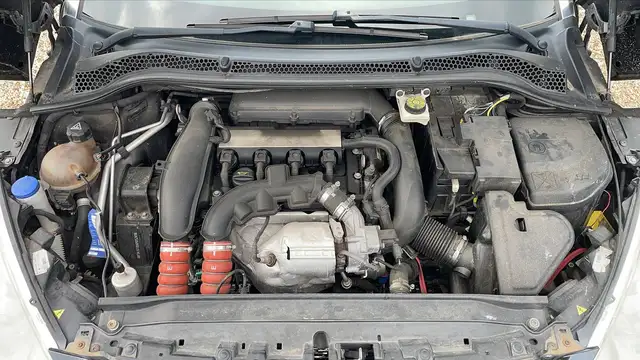 Peugeot RCZ view 15