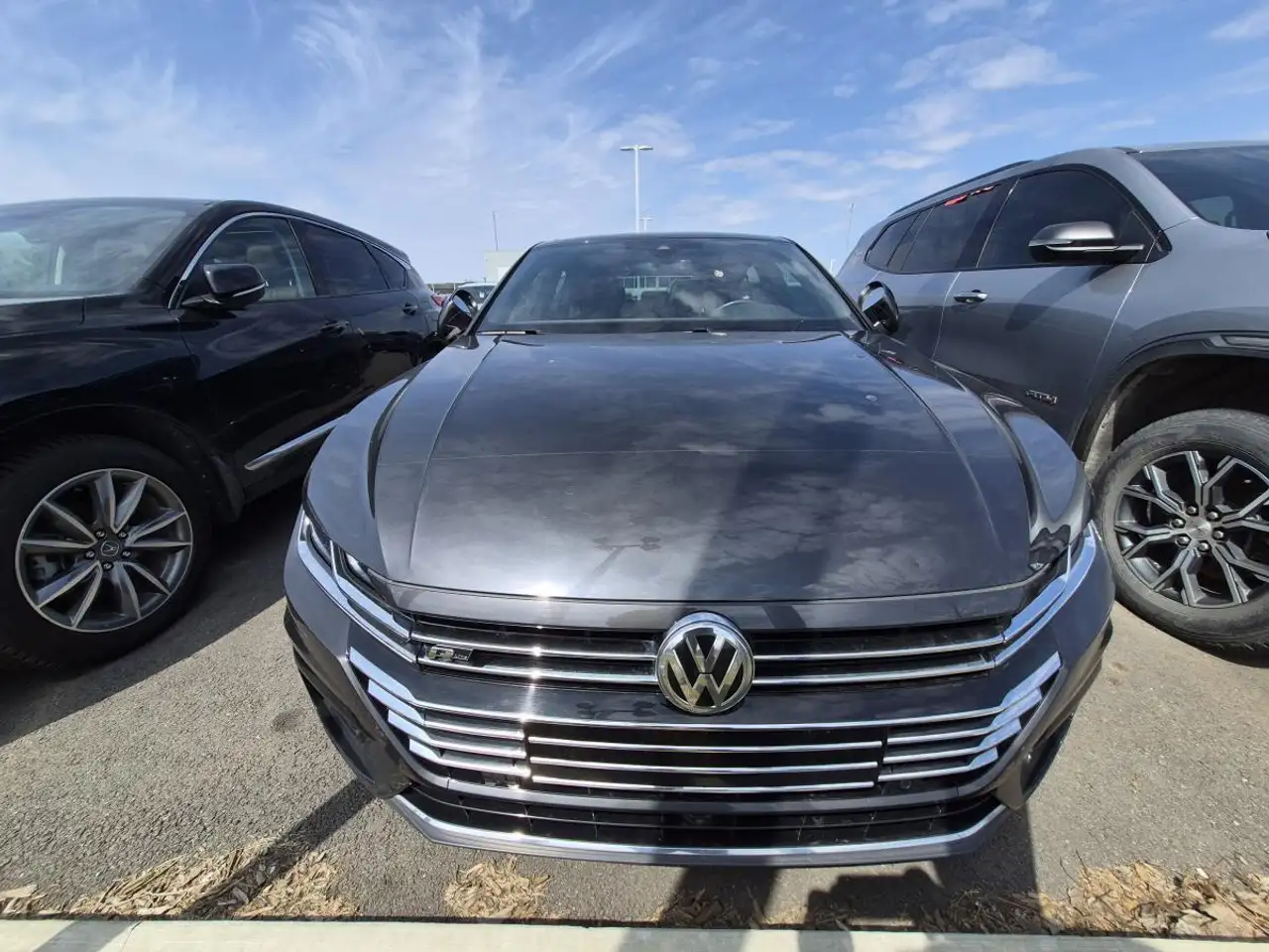 Volkswagen Arteon снимка Volkswagen Arteon