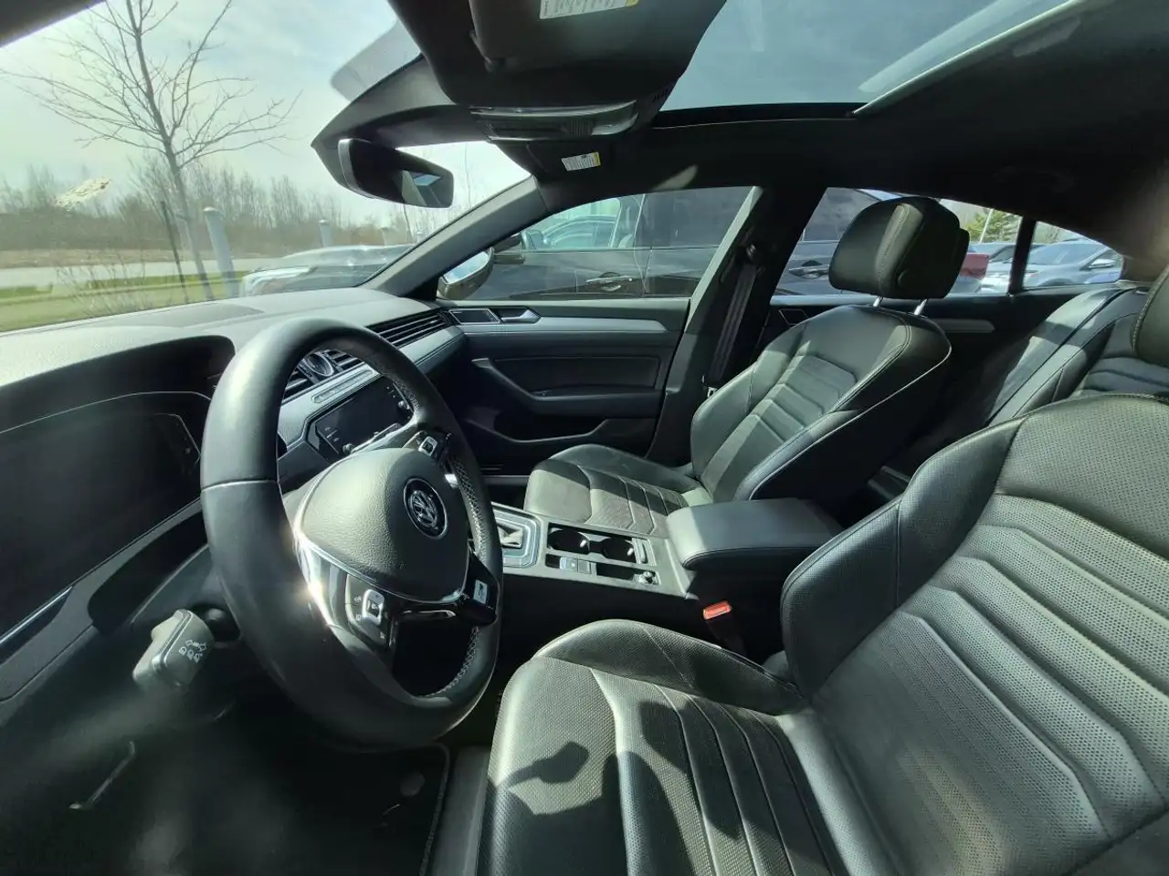 Volkswagen Arteon снимка Volkswagen Arteon