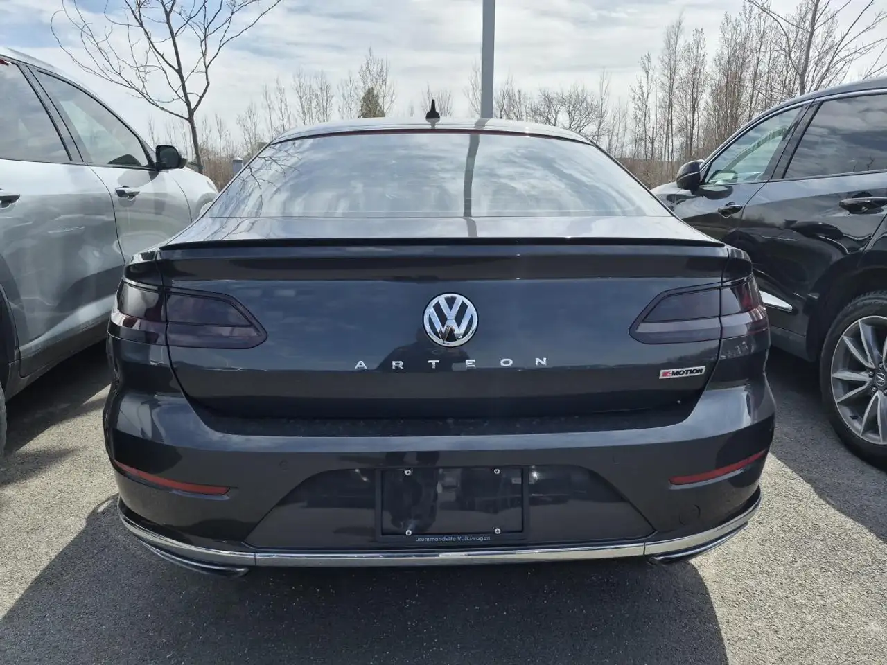 Volkswagen Arteon снимка Volkswagen Arteon