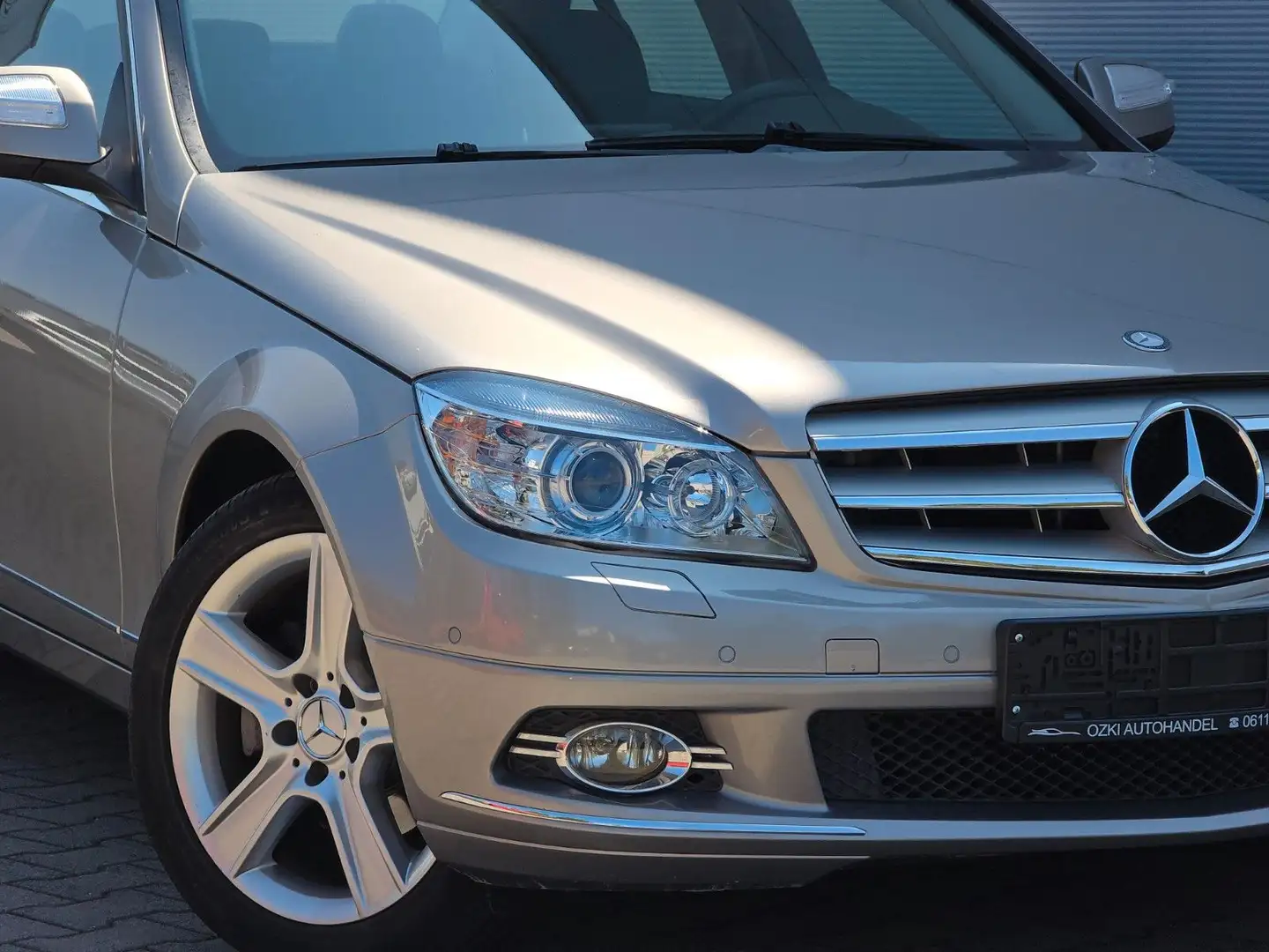 Mercedes-Benz C 230 Limousine Avantgarde (Automatik/V6) Silber - 2
