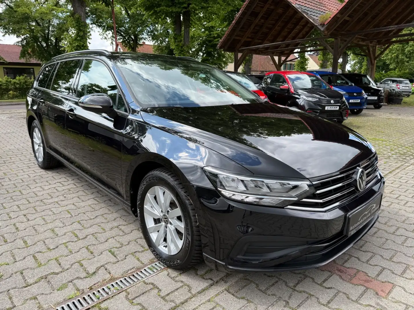 Volkswagen Passat Variant Conceptline Schwarz - 1