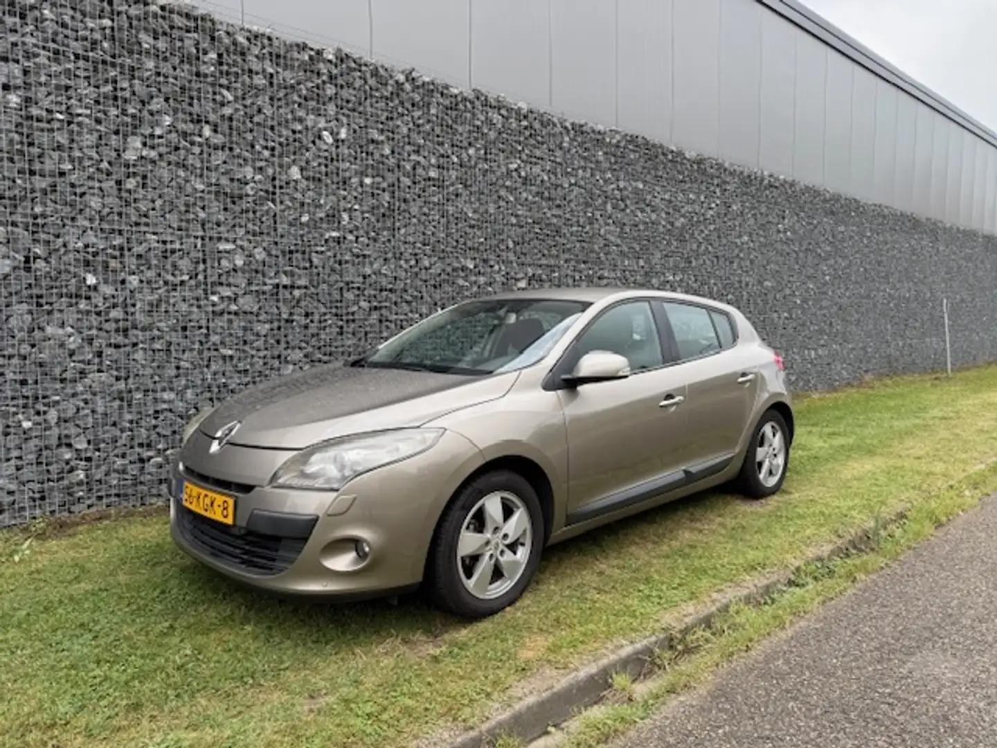 Renault Megane 2.0 Dynamique AUTOMAAT/CRUISE/NAVI Beige - 1