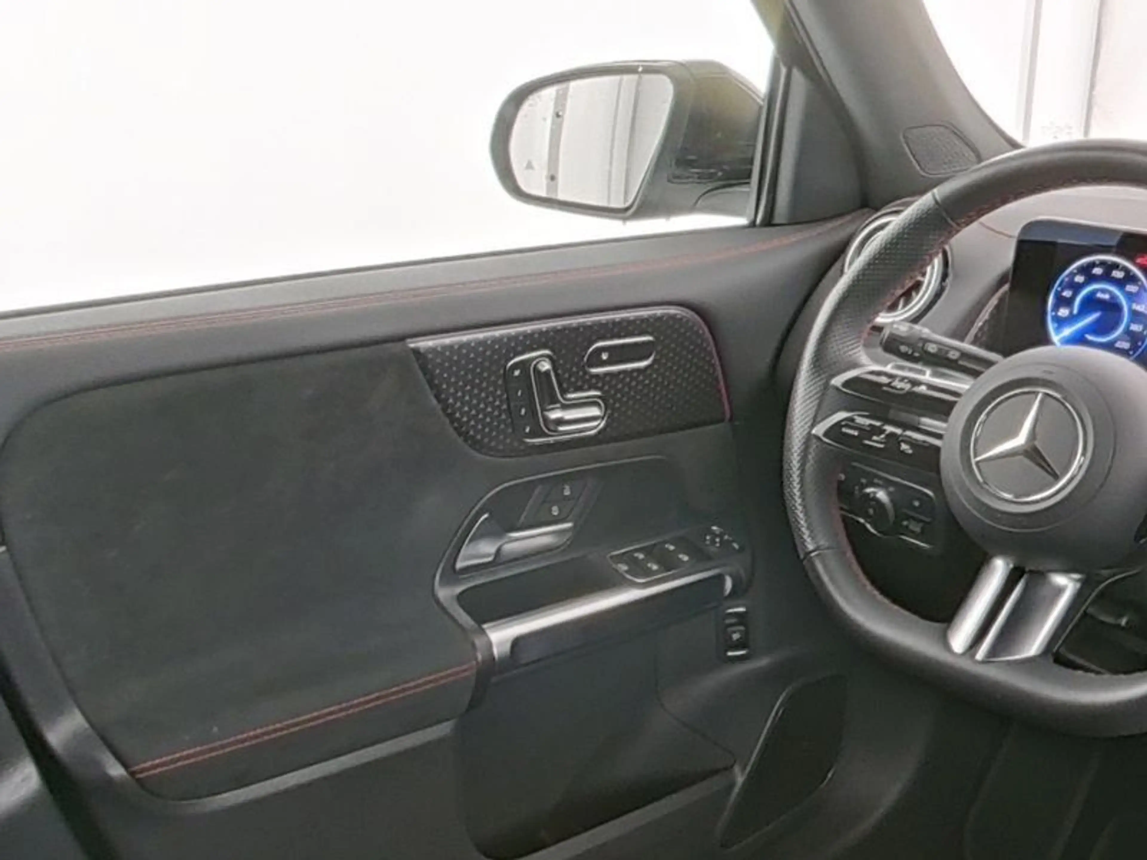 Mercedes-Benz EQB 350 4M AMG-ADV+ MEMORY WINTER SOUND 19" WDGS — photo 6