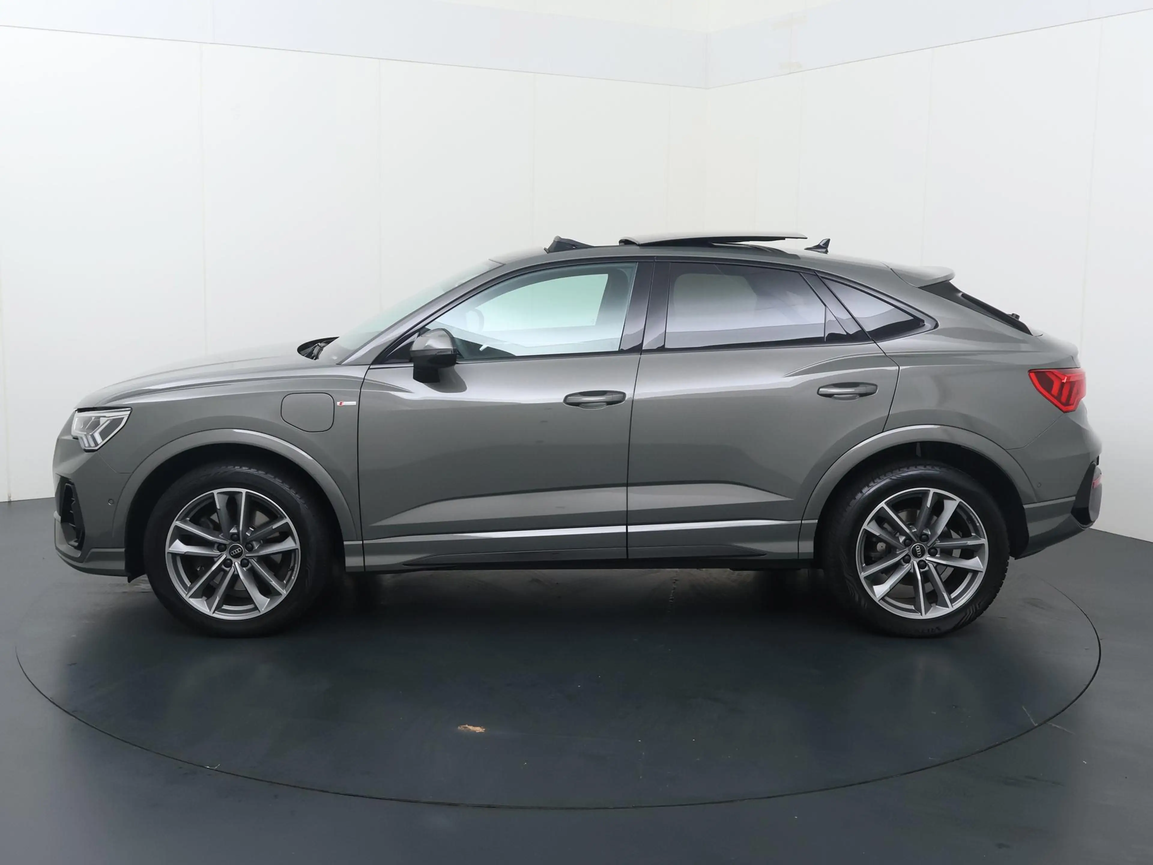 Audi Q3 Sportback 45 TFSI e S Edition | 245 PK | SoH 94% | — photo 2