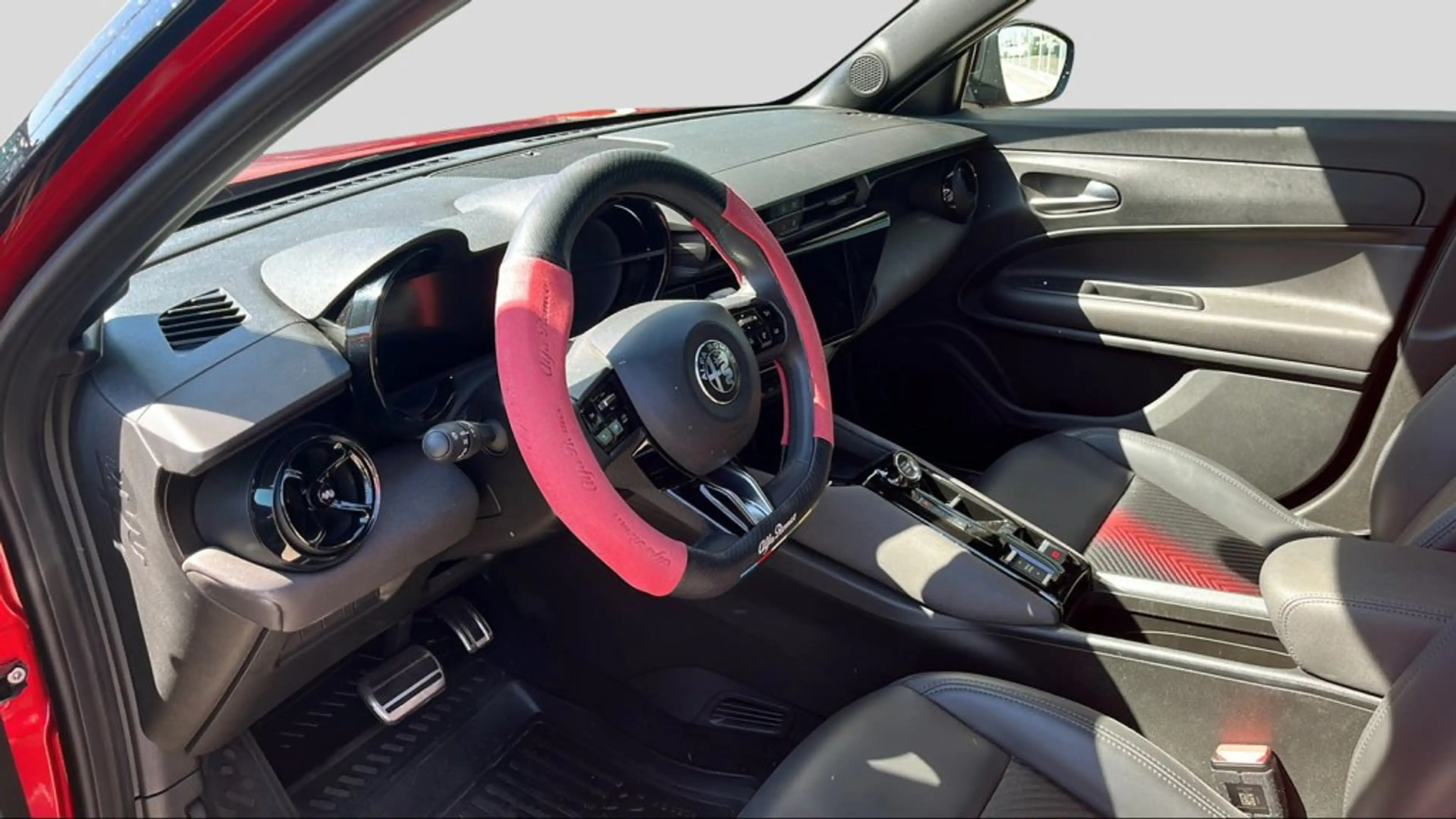 Alfa Romeo Junior Elettrica Batterie 54kWh Speciale — photo 7