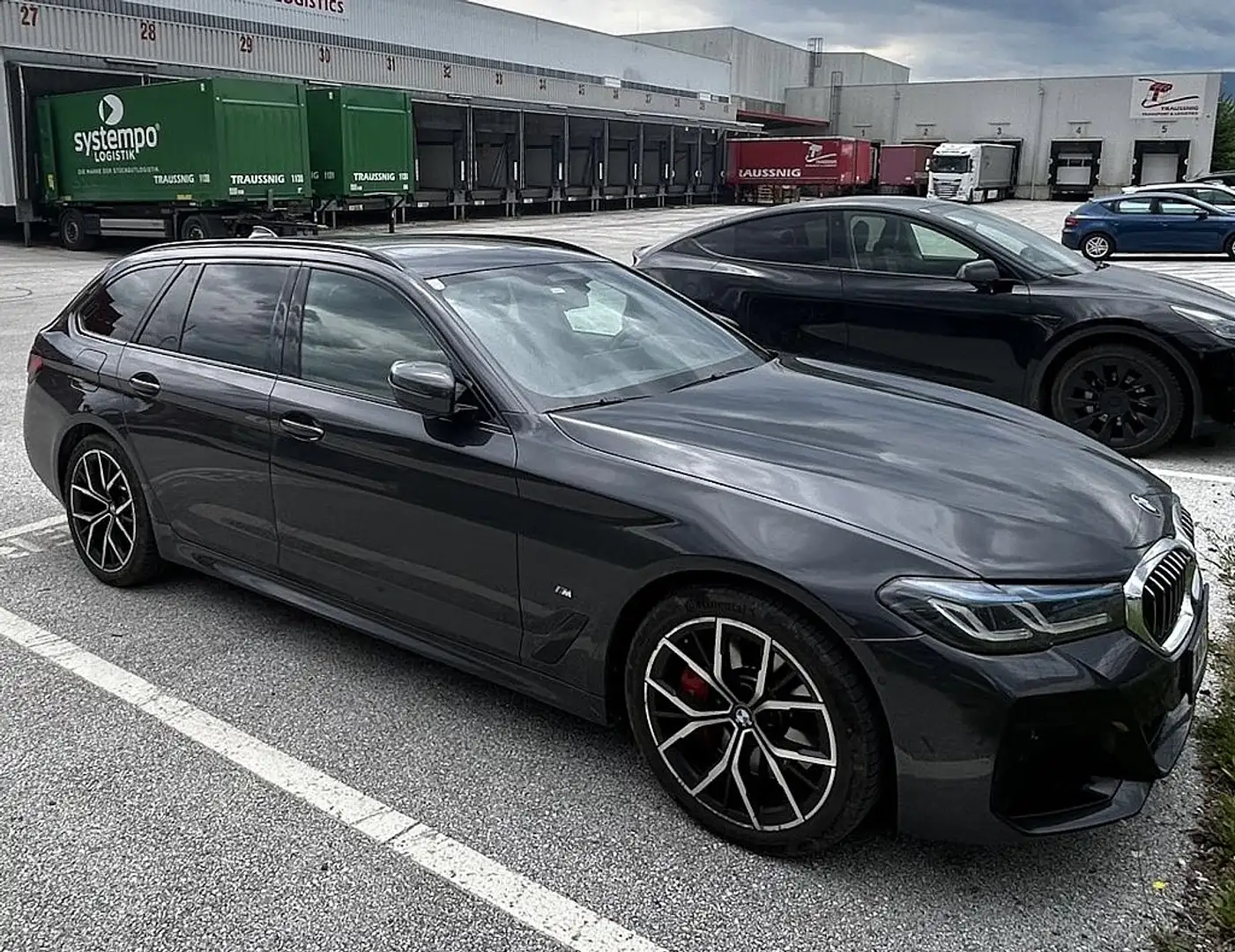 BMW 530 d xDrive Touring M-Sport Aut. Grau - 1