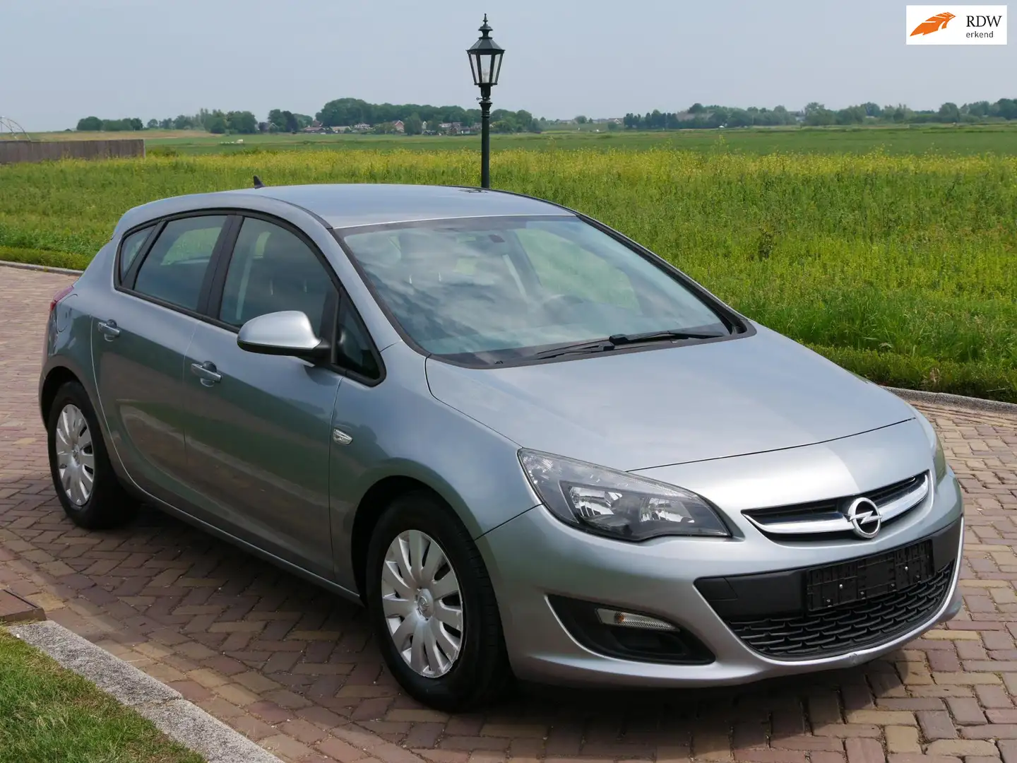 Opel Astra 1.7 CDTi S/S Edition HB AC NAVI 2012 Grau - 1