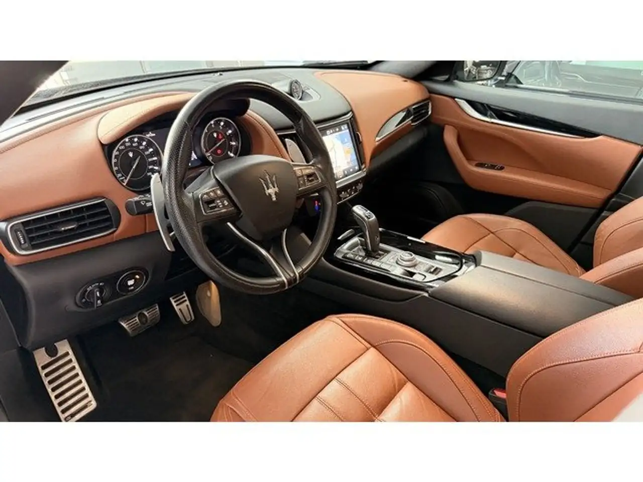 Maserati Levante 2023 — фото 10