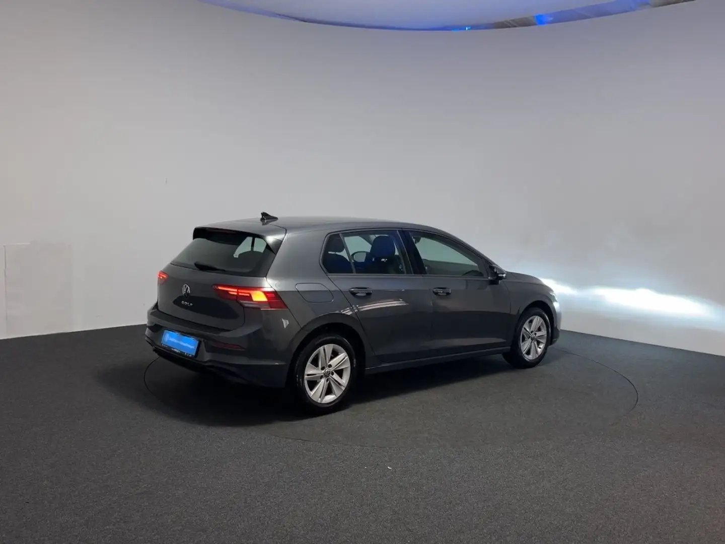 Volkswagen Golf VIII 1.5 TSI Life Klima Navi Einparkhilfe Grijs - 2