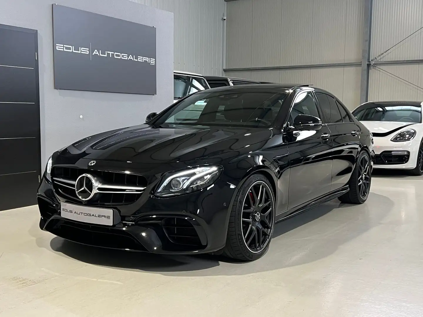 Mercedes-Benz E 63 AMG E63S AMG 4M+ FA+ Burm Pano Burm Perf.Aga 360° Zwart - 1