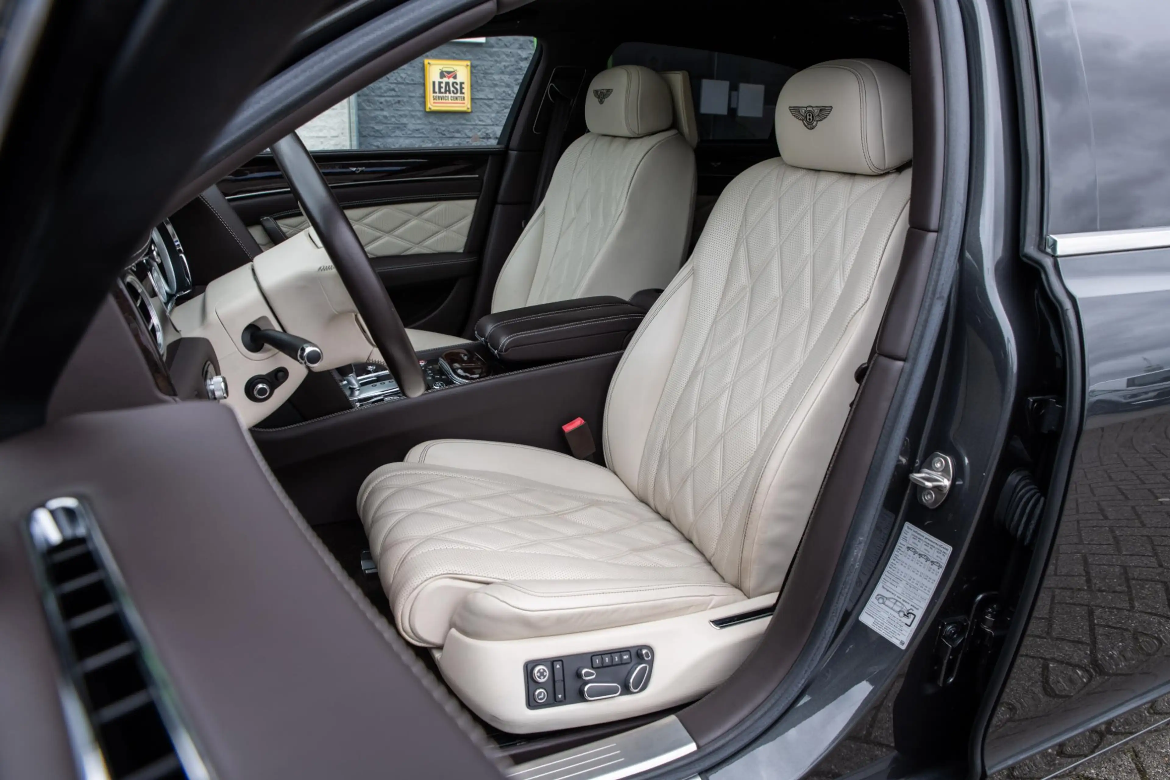Bentley Flying Spur 6.0 W12 / NL AUTO / KERAMISCH / SCHUIFDAK — photo 14