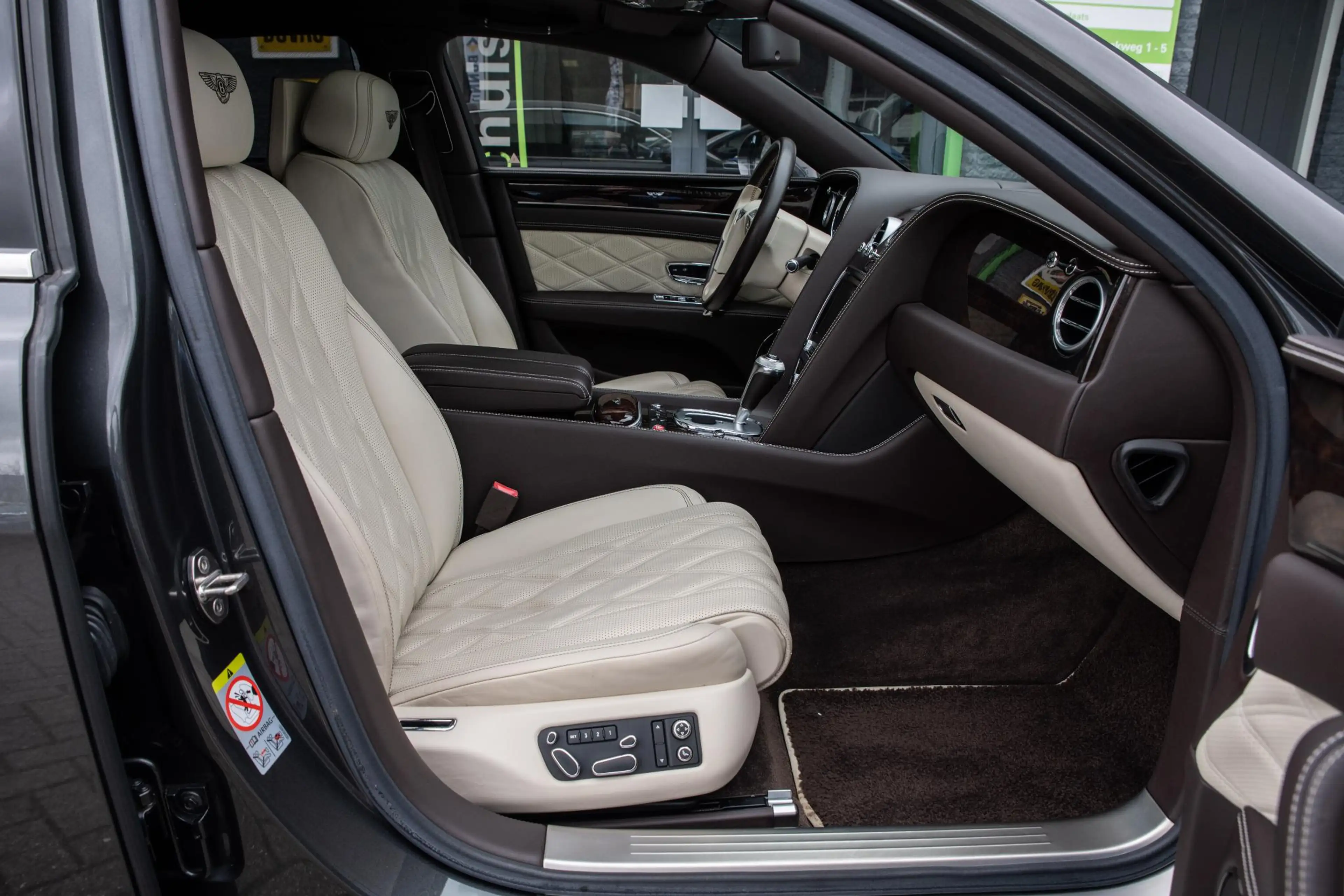Bentley Flying Spur 6.0 W12 / NL AUTO / KERAMISCH / SCHUIFDAK — photo 13