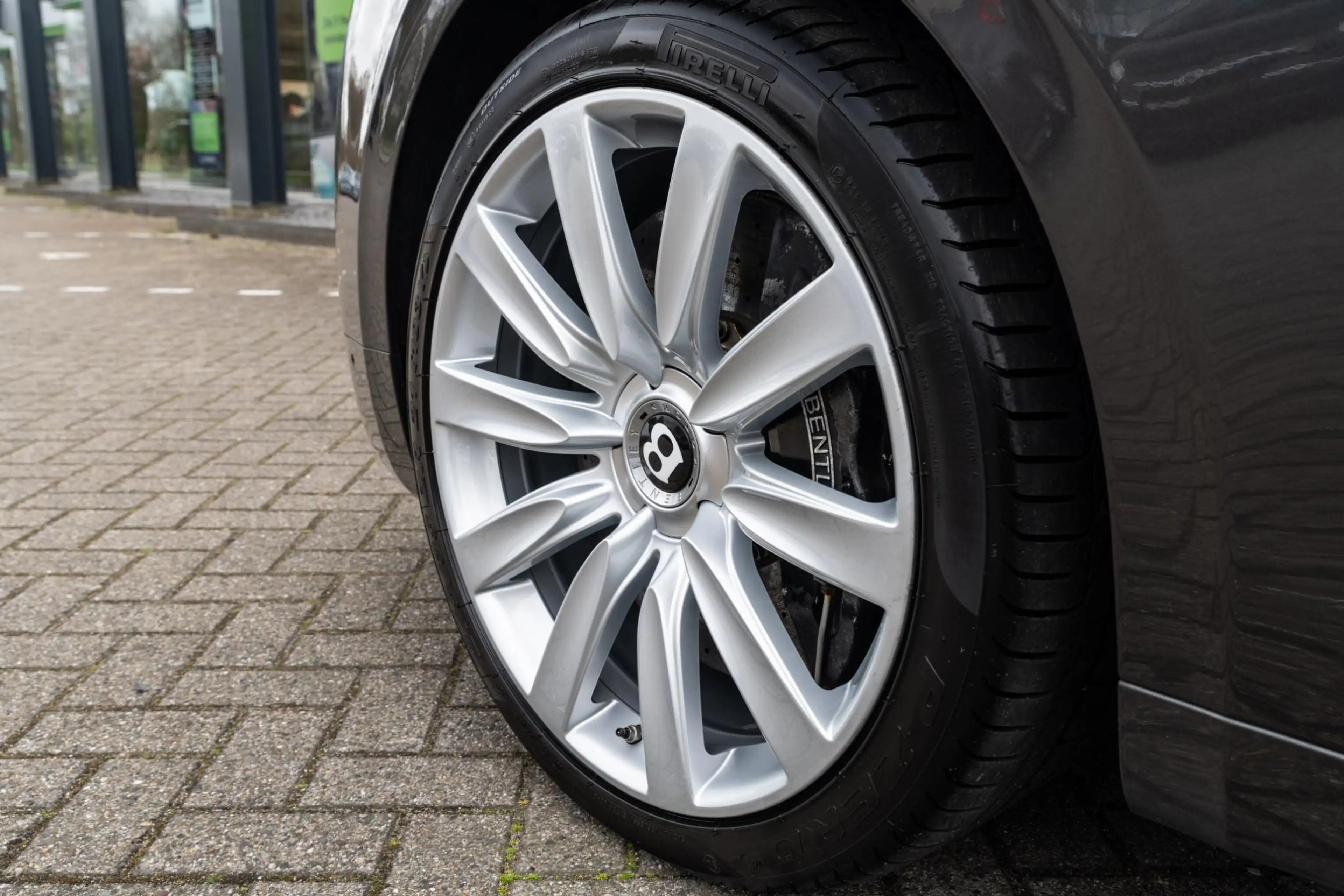 Bentley Flying Spur 6.0 W12 / NL AUTO / KERAMISCH / SCHUIFDAK — photo 10