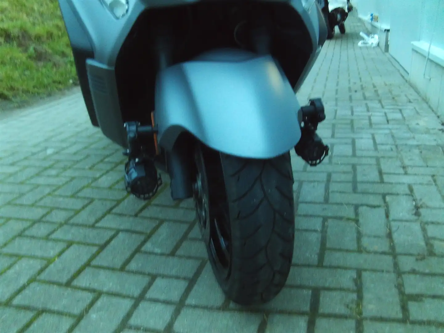 Suzuki Burgman 650 Gris - 2