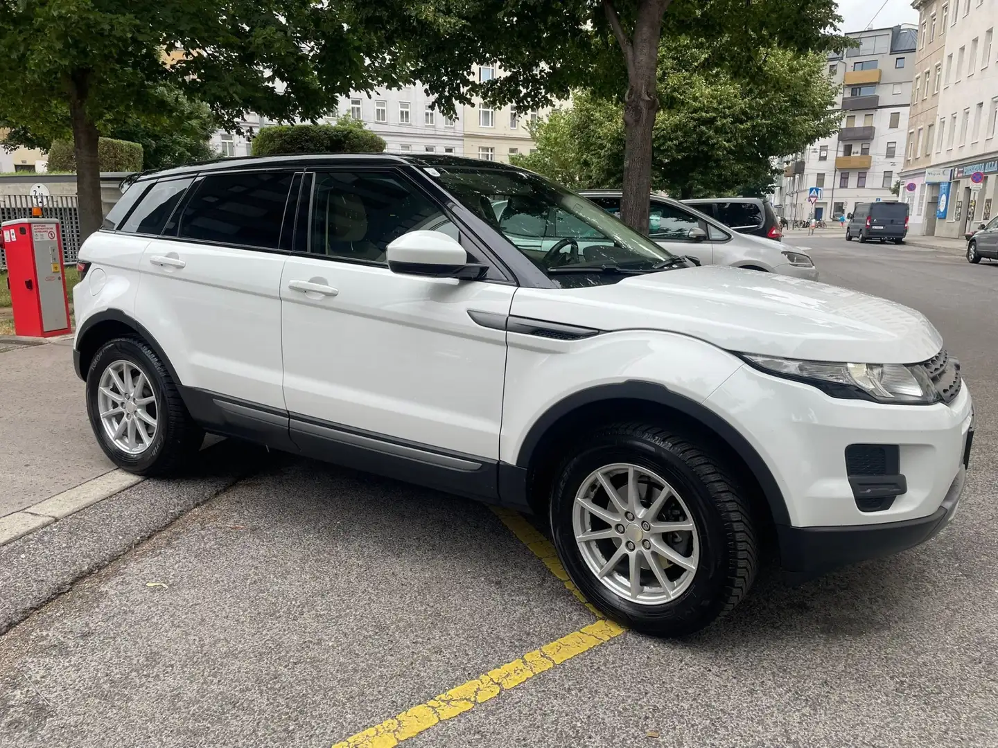 Land Rover Range Rover Evoque Pure 2,2 TD4 Aut. Weiß - 2