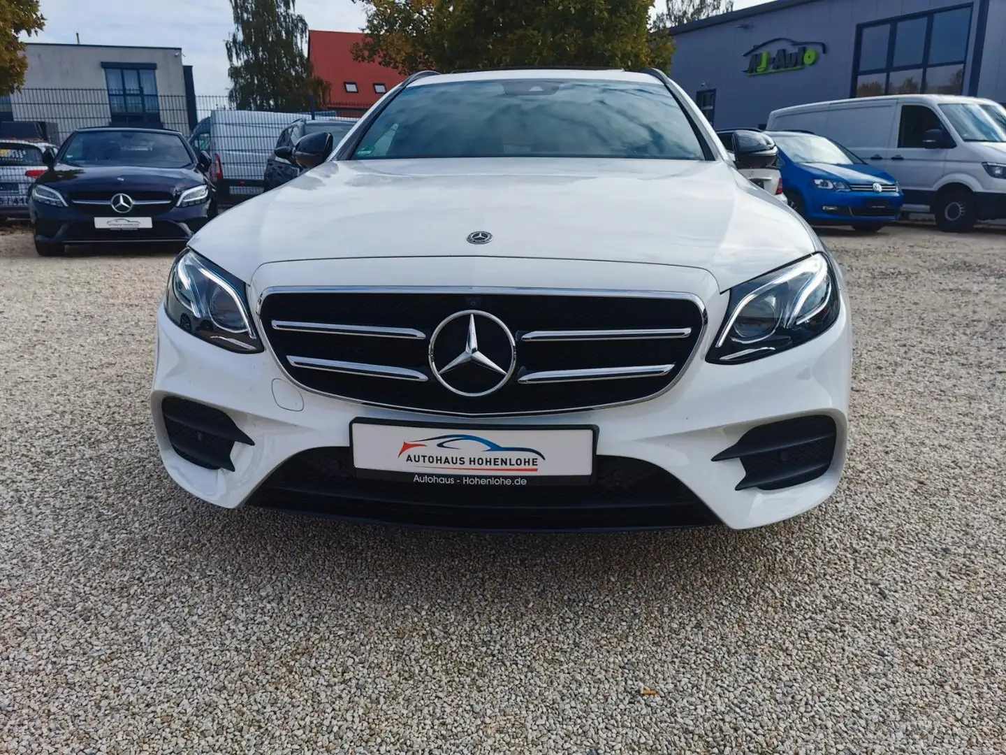 Mercedes-Benz E 220 d T AMG NAVI LED AHK 360° STHZG Weiß - 2