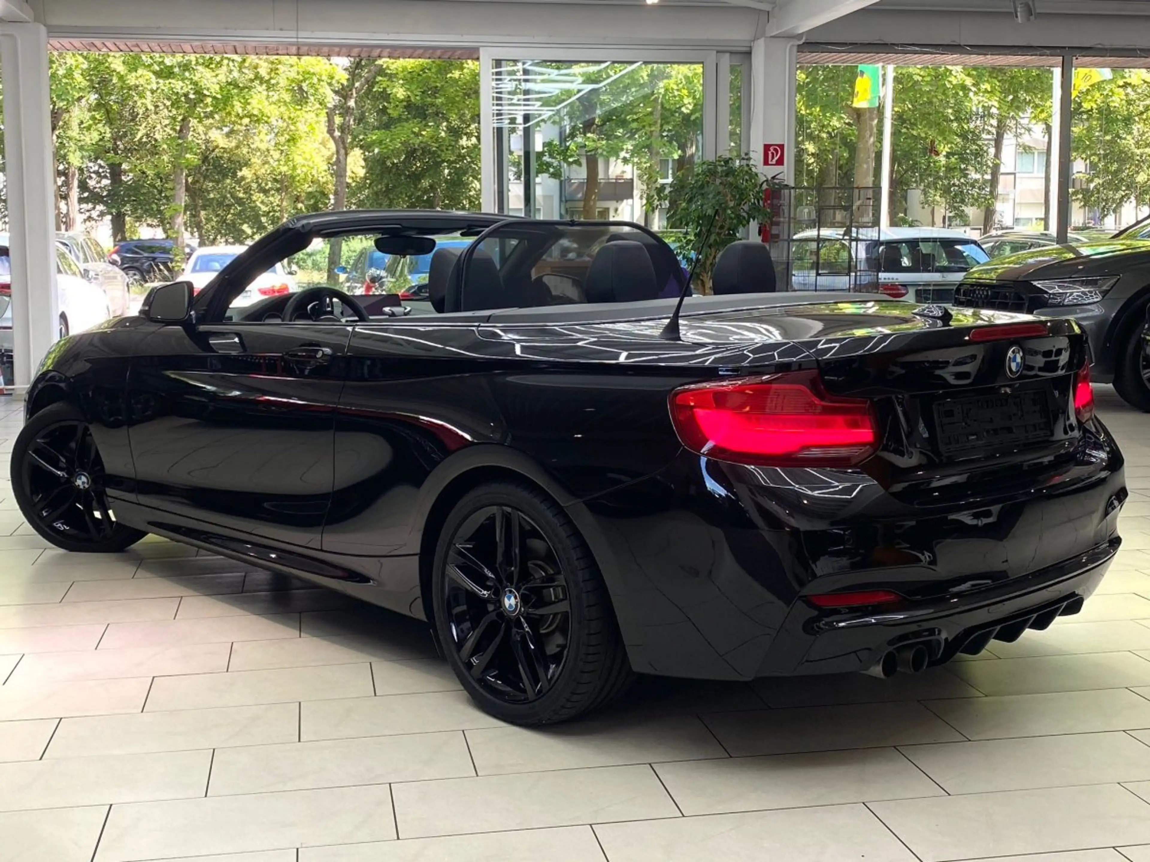 BMW 230 Cabrio M-Paket Leder Navi RueFaKa SHZ Ambiente Spo — photo 5
