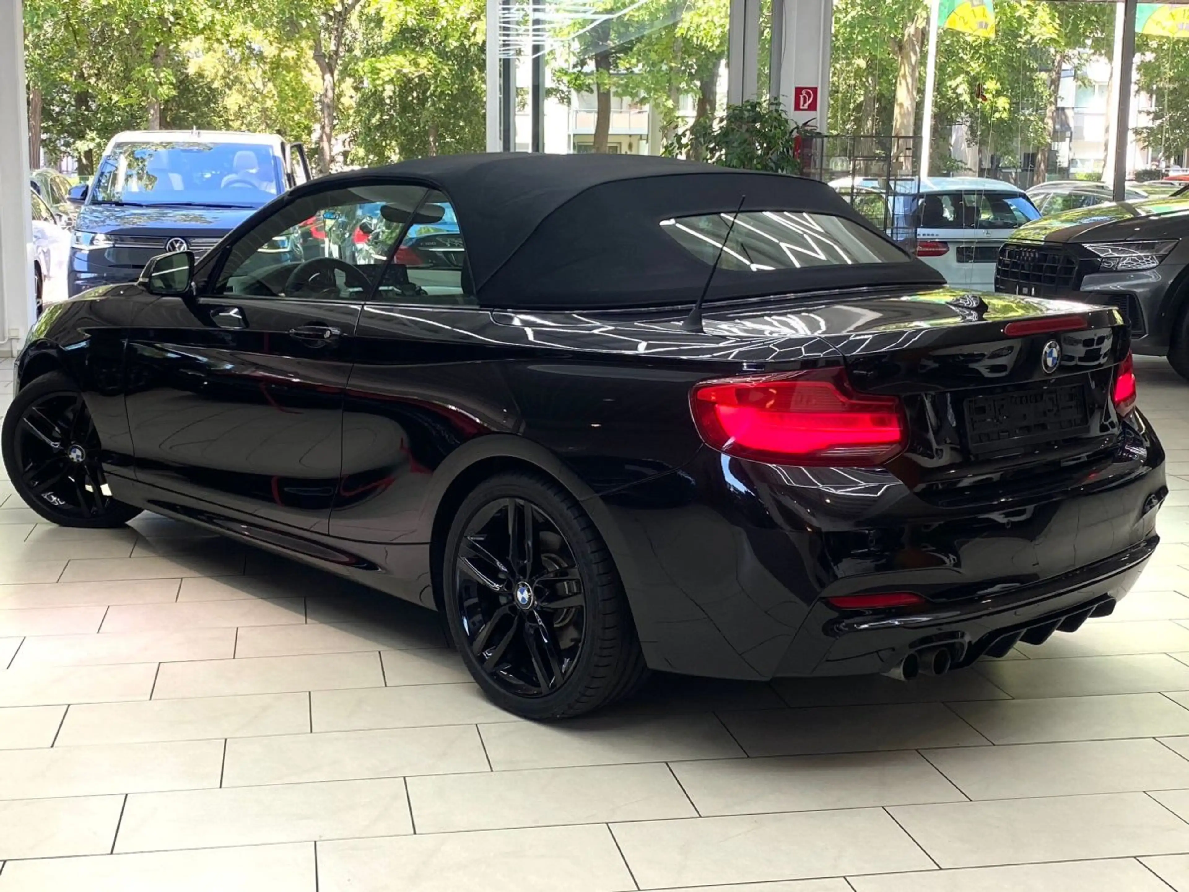 BMW 230 Cabrio M-Paket Leder Navi RueFaKa SHZ Ambiente Spo — photo 10