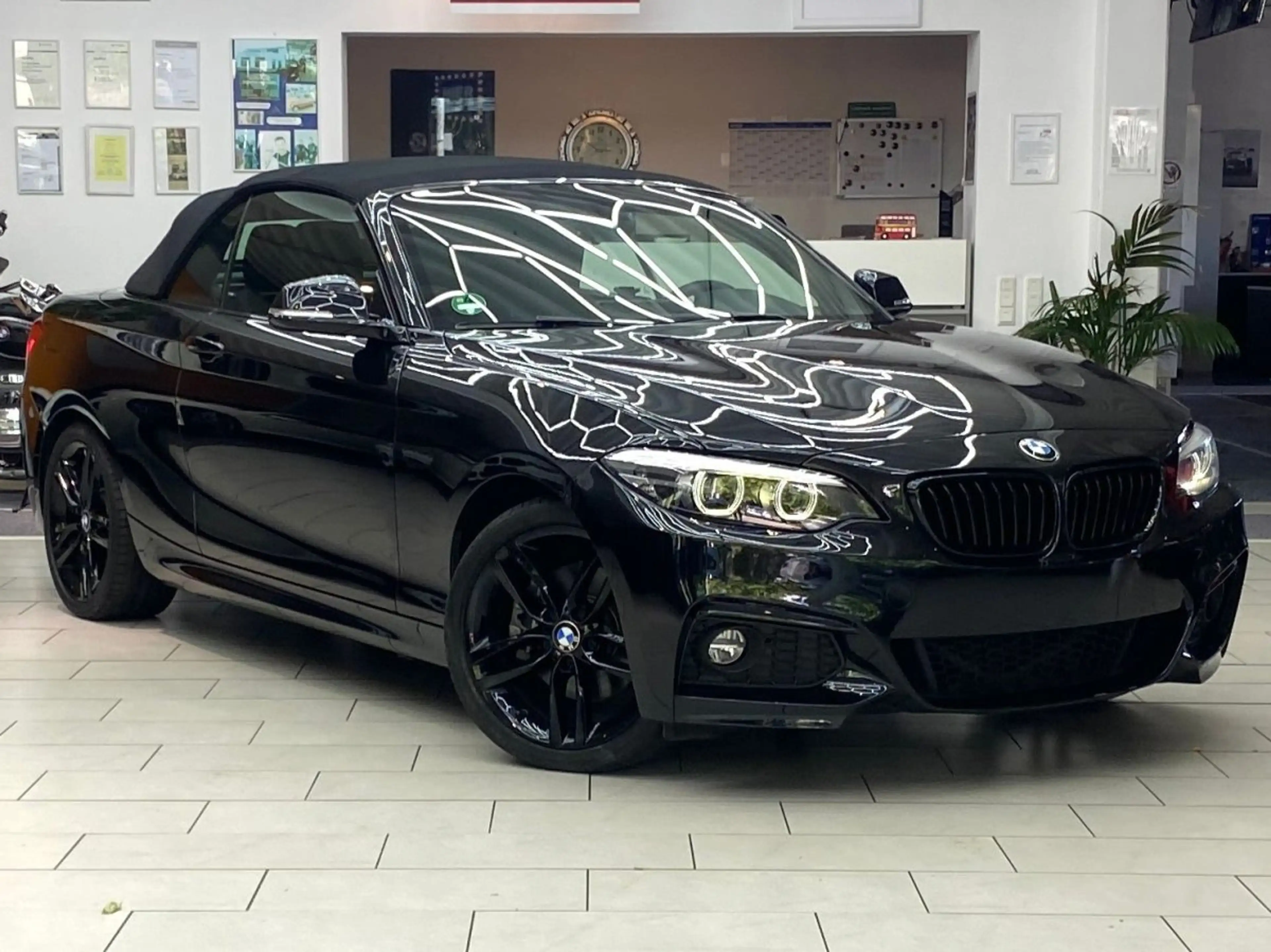 BMW 230 Cabrio M-Paket Leder Navi RueFaKa SHZ Ambiente Spo — photo 9