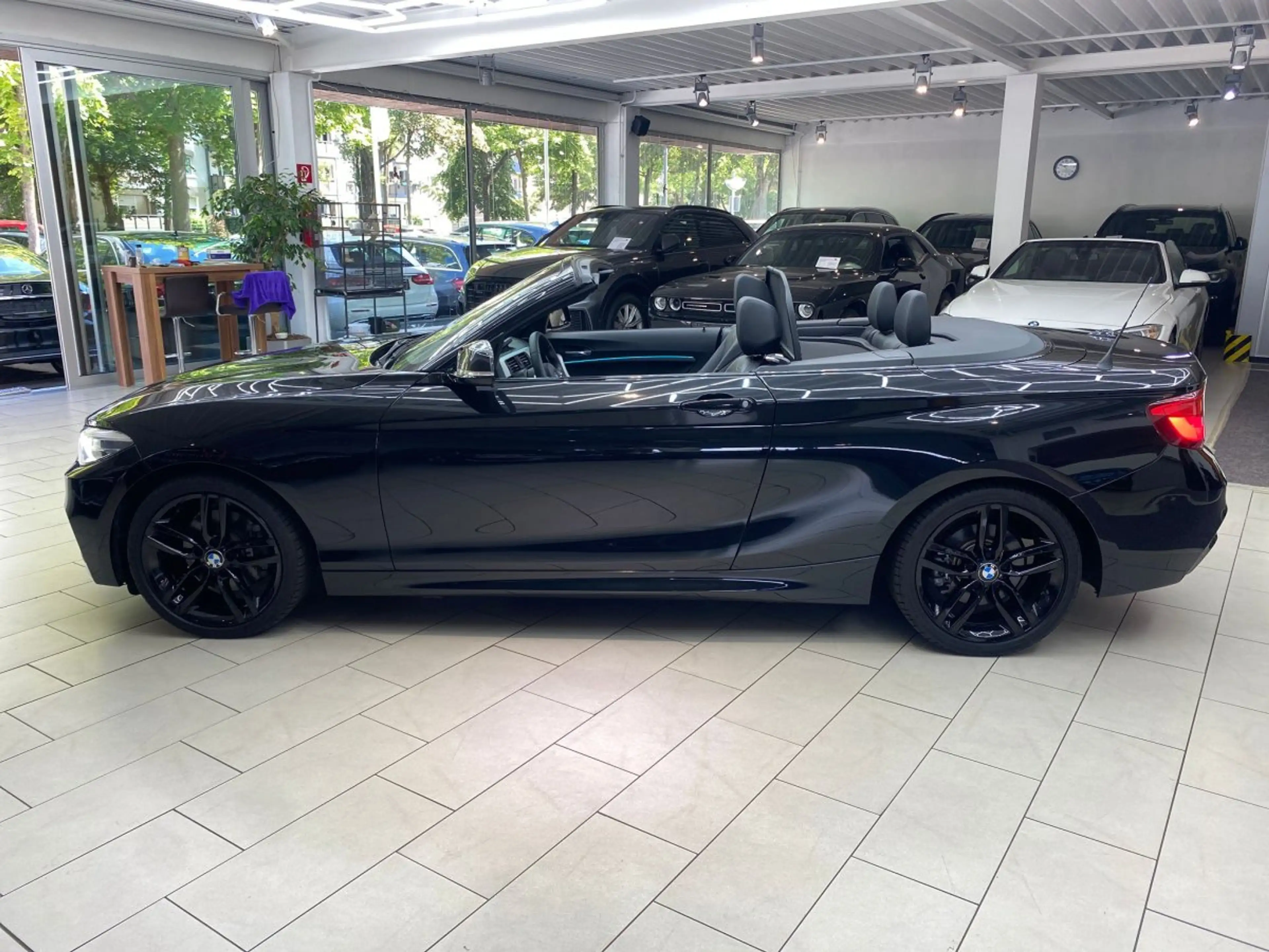 BMW 230 Cabrio M-Paket Leder Navi RueFaKa SHZ Ambiente Spo — photo 4