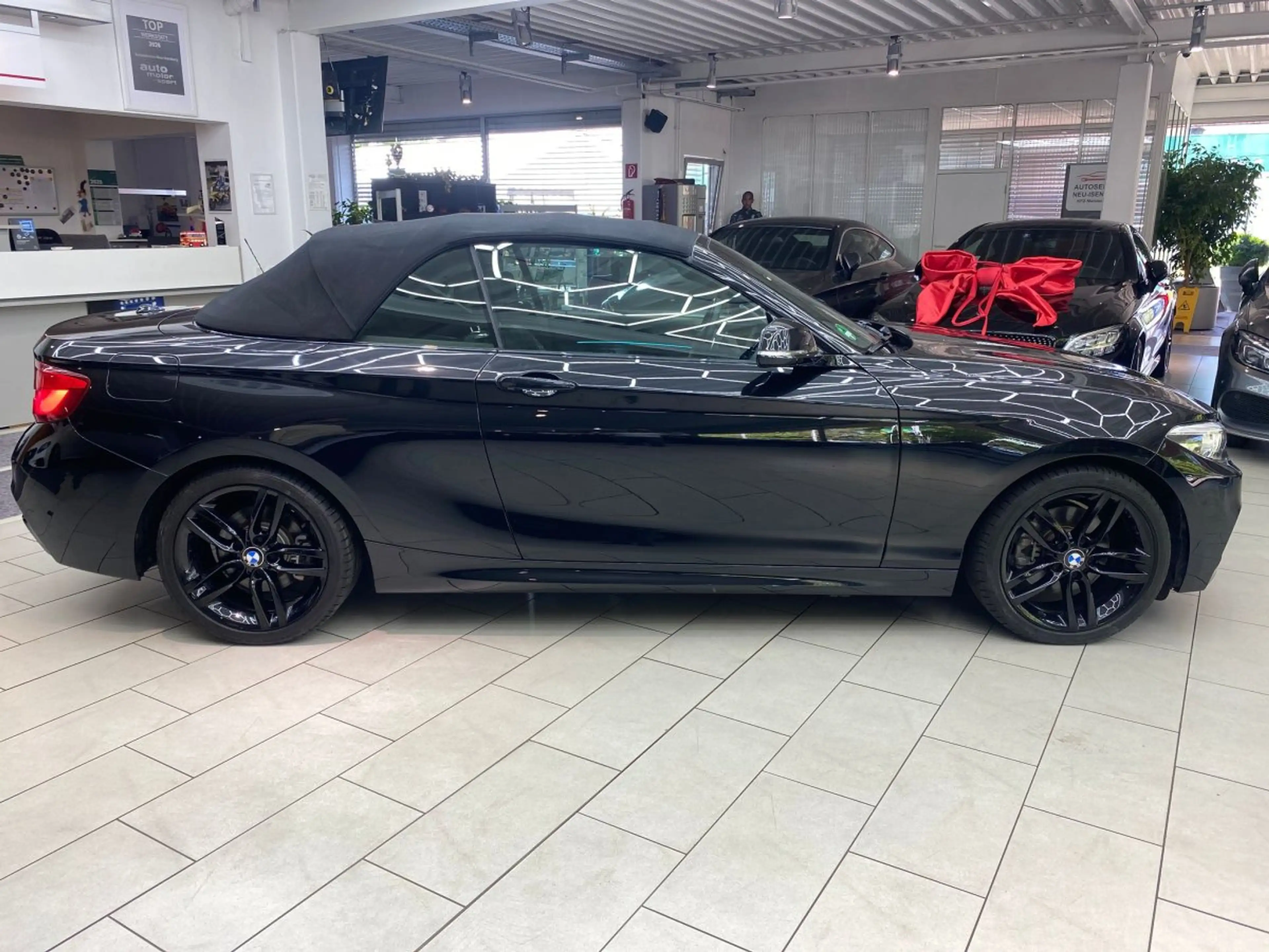 BMW 230 Cabrio M-Paket Leder Navi RueFaKa SHZ Ambiente Spo — photo 12