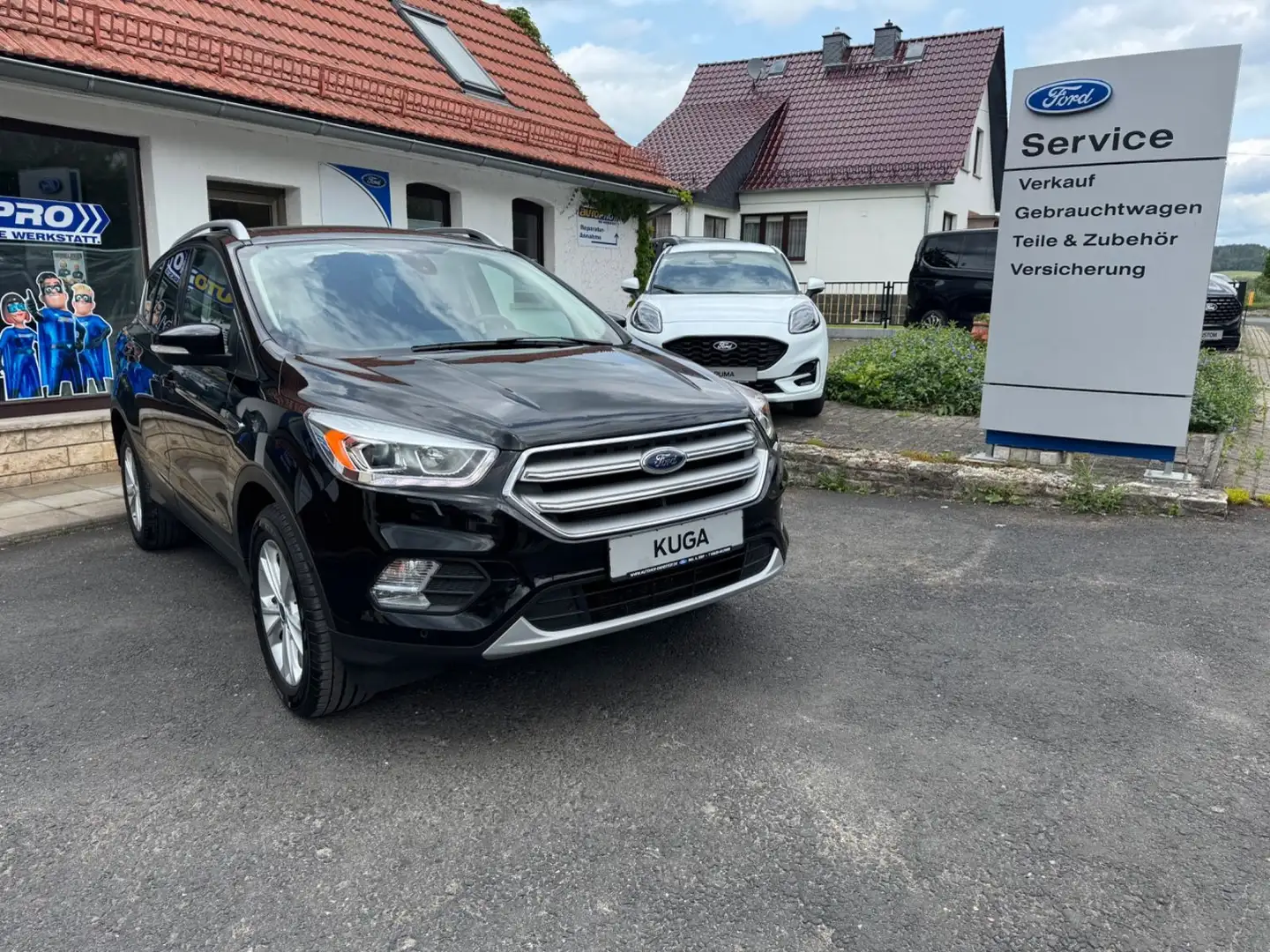 Ford Kuga Titanium PDC RFK NAVI Zwart - 1