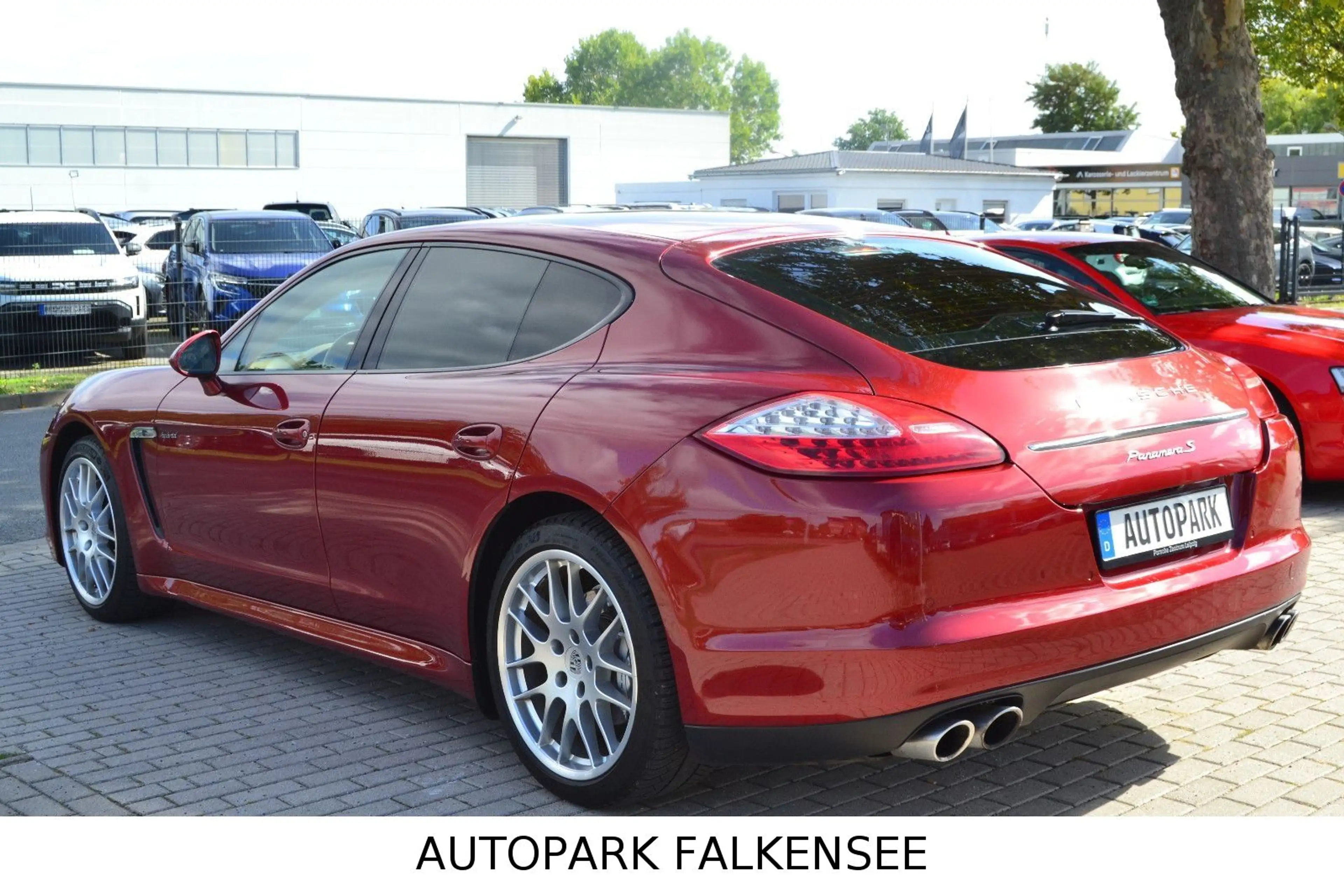 Porsche Panamera PANAMERA HYBRID S GUTE AUSSTATTUNG+SAUBER — photo 8