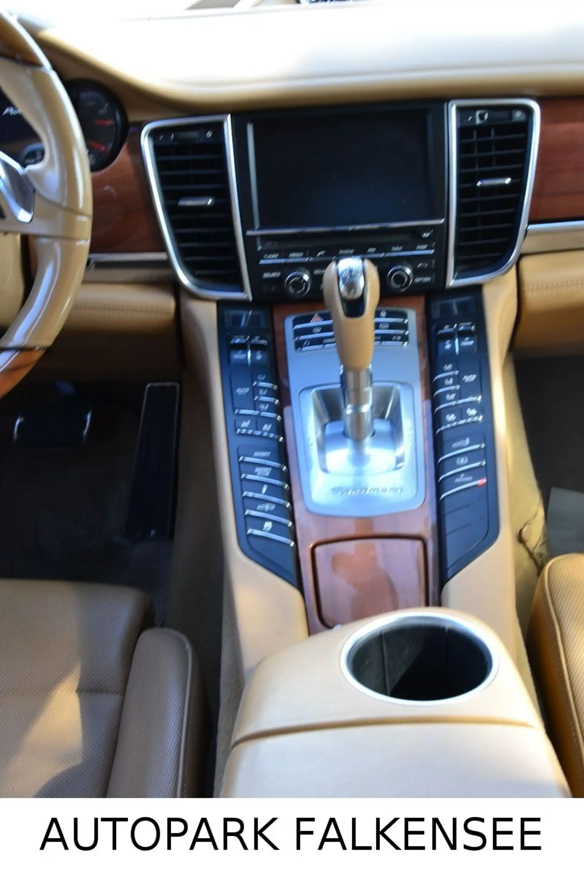 Porsche Panamera PANAMERA HYBRID S GUTE AUSSTATTUNG+SAUBER — photo 15