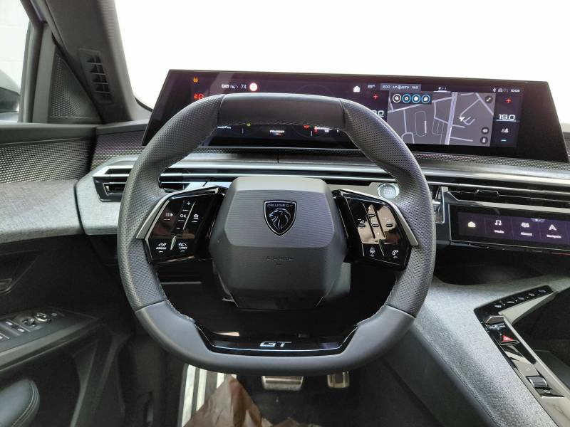 Peugeot 5008 3 1.2 HYBRID 136 e-DSC6 GT — photo 14