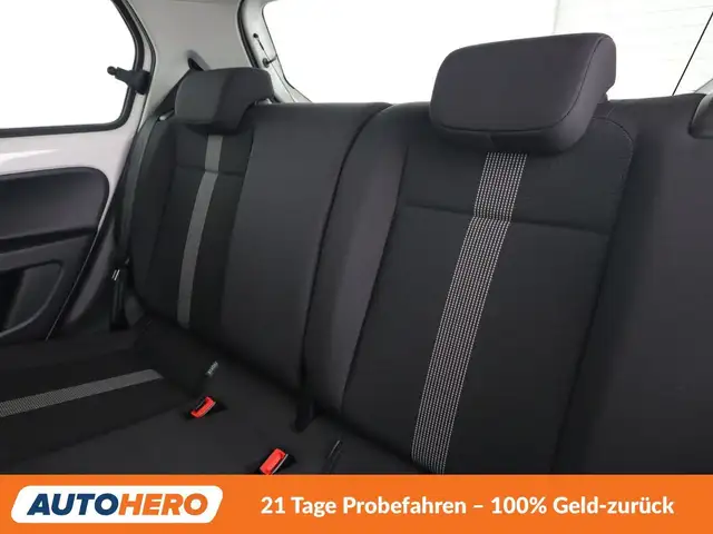 Volkswagen up! view 14