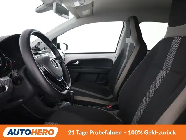 Volkswagen up! view 10