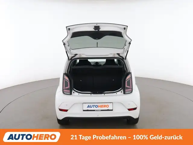 Volkswagen up! view 16