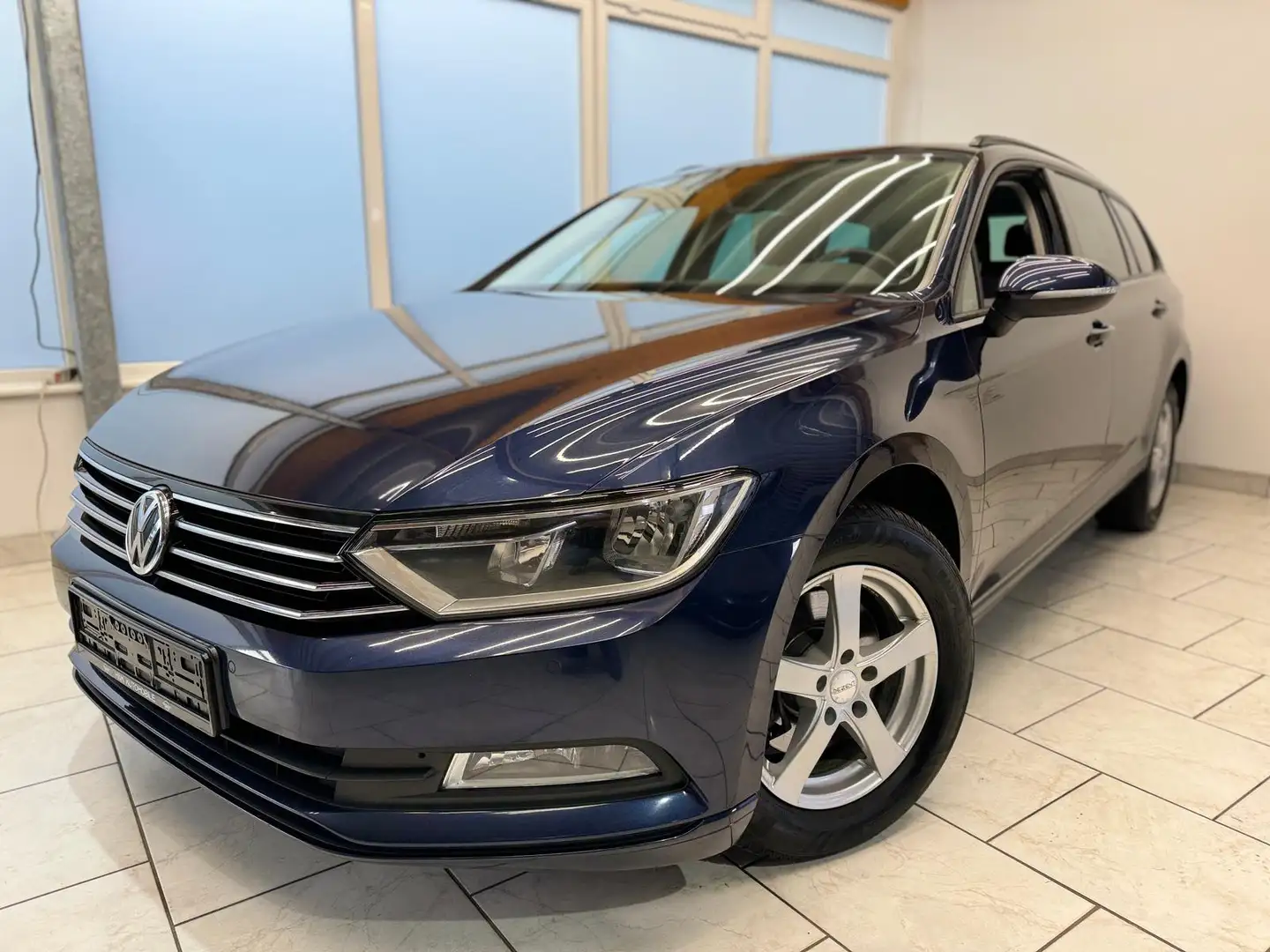Volkswagen Passat Variant 2.0 TDI~Navi/AHK/App Connect Azul - 2