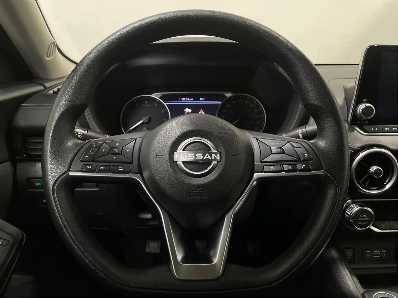 Nissan Sentra снимка Nissan Sentra
