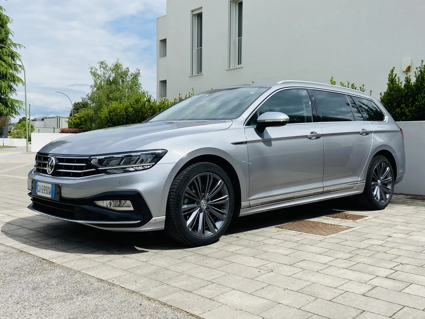 Volkswagen Passat Variant R-LINE 2.0 TDI 150CV Grigio - 2