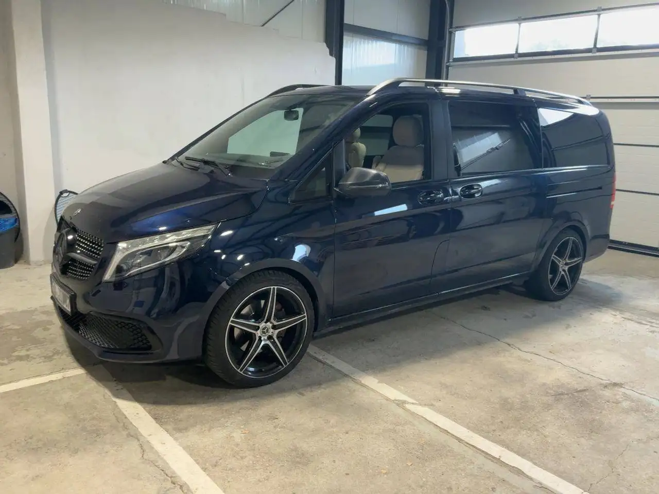 Mercedes-Benz V 220