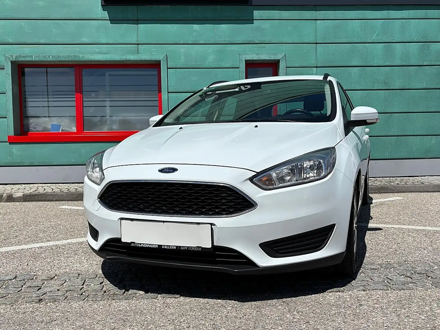 Ford Focus Traveller 1,5 TDCi Trend Weiß - 1