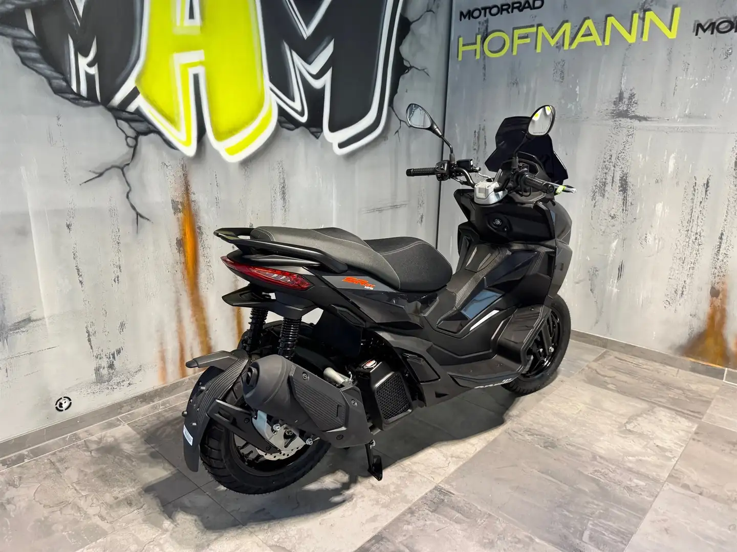 Aprilia SR GT 125 Euro 5+ Promo Zwart - 2