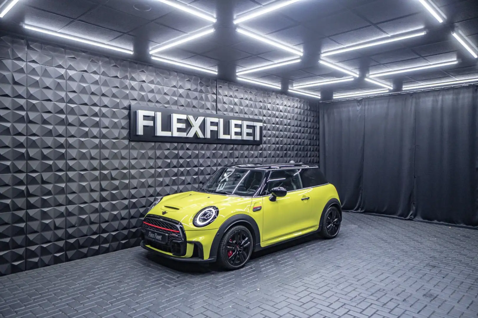 MINI John Cooper Works John Cooper Works Trim H&K Pano Žlutá - 1