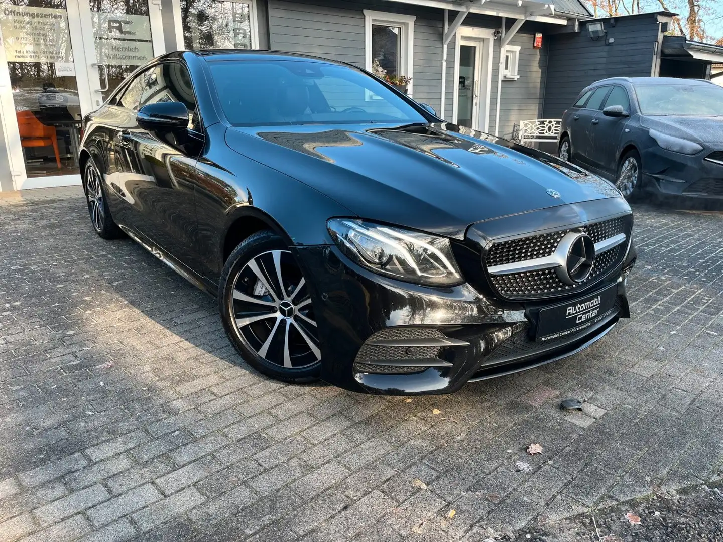 Mercedes-Benz E 400 Coupe 4M AMG + Soft Close+ Widescreen+Pano Noir - 1