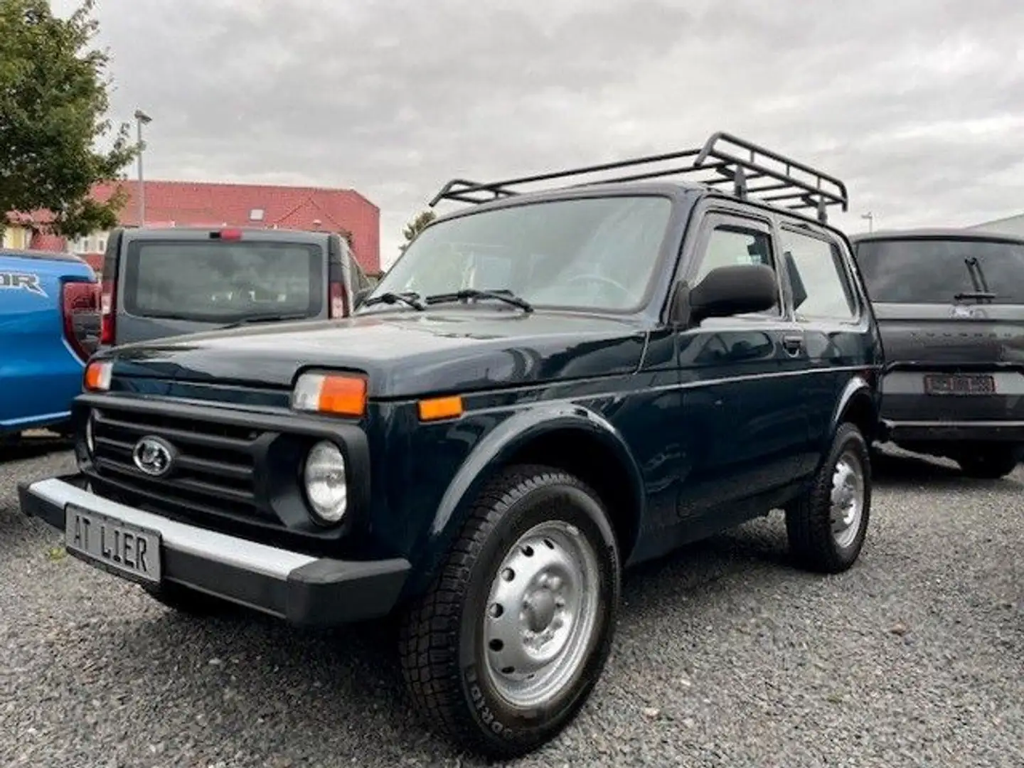 Lada Niva Taiga 4x4 Grün - 1