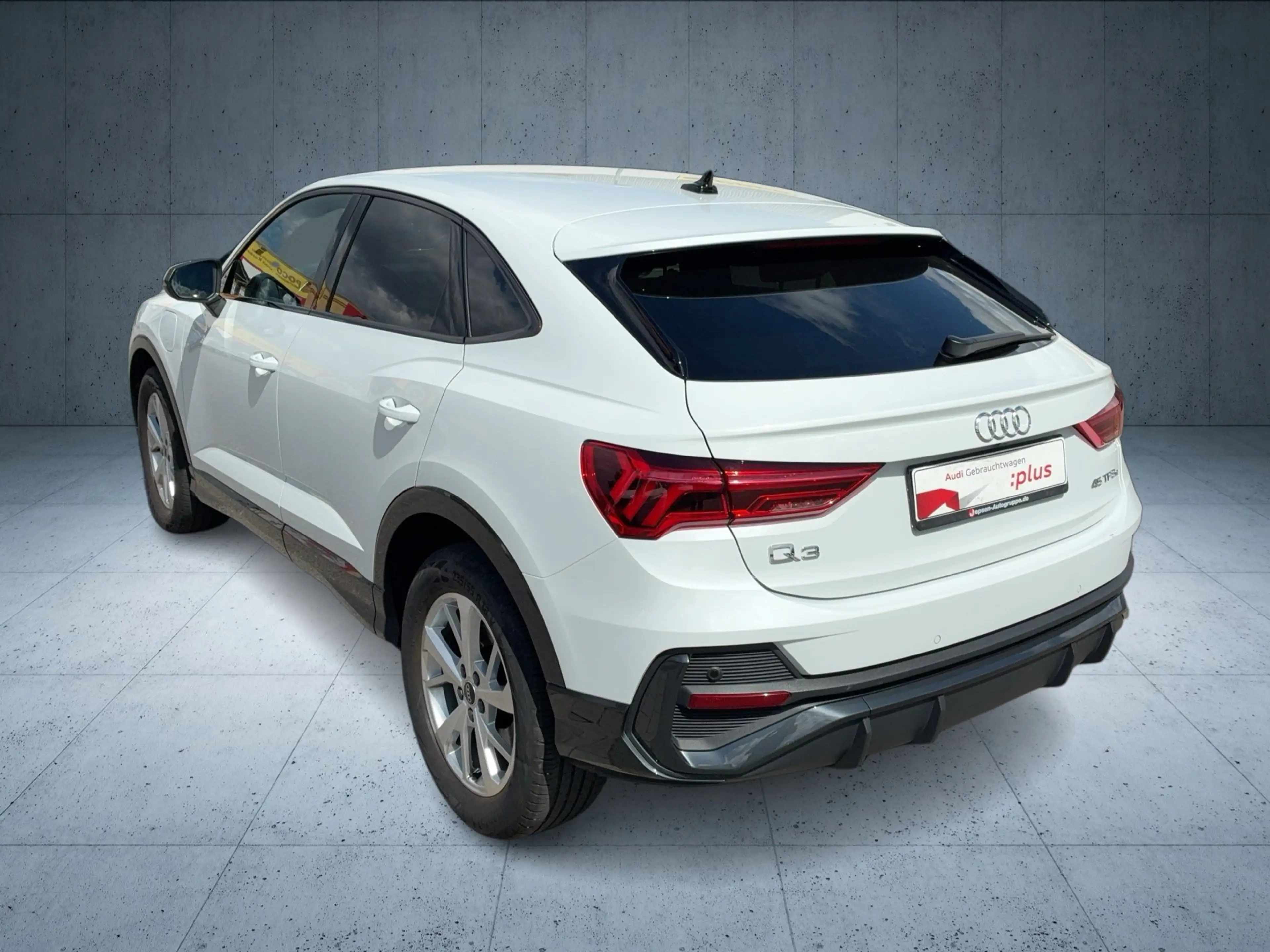 Audi Q3 Sportback TFSI e Sb PHEV1.4 R4180 DSG LM — photo 4